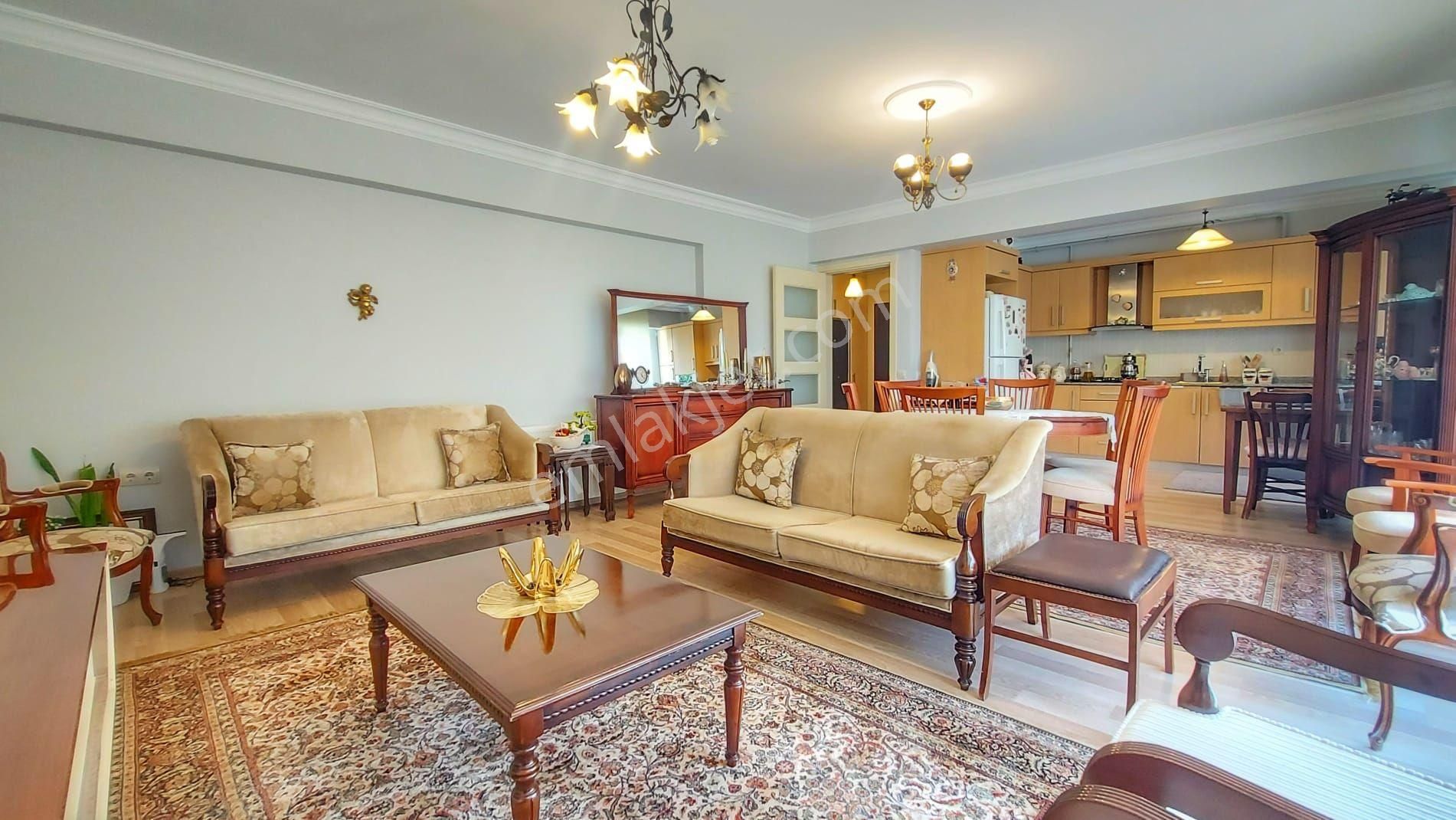 Kuşadası Ege Mahallesinde Satılık Köşe Konum 3 +1 - Görsel 18