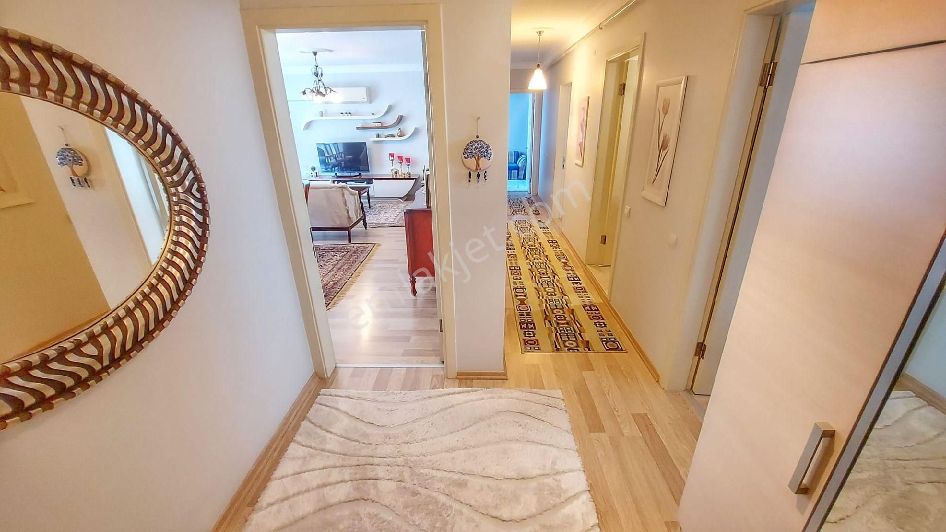 Kuşadası Ege Mahallesinde Satılık Köşe Konum 3 +1 - Görsel 15