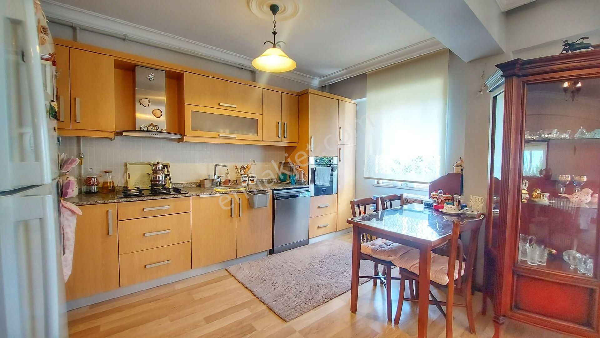 Kuşadası Ege Mahallesinde Satılık Köşe Konum 3 +1 - Görsel 12