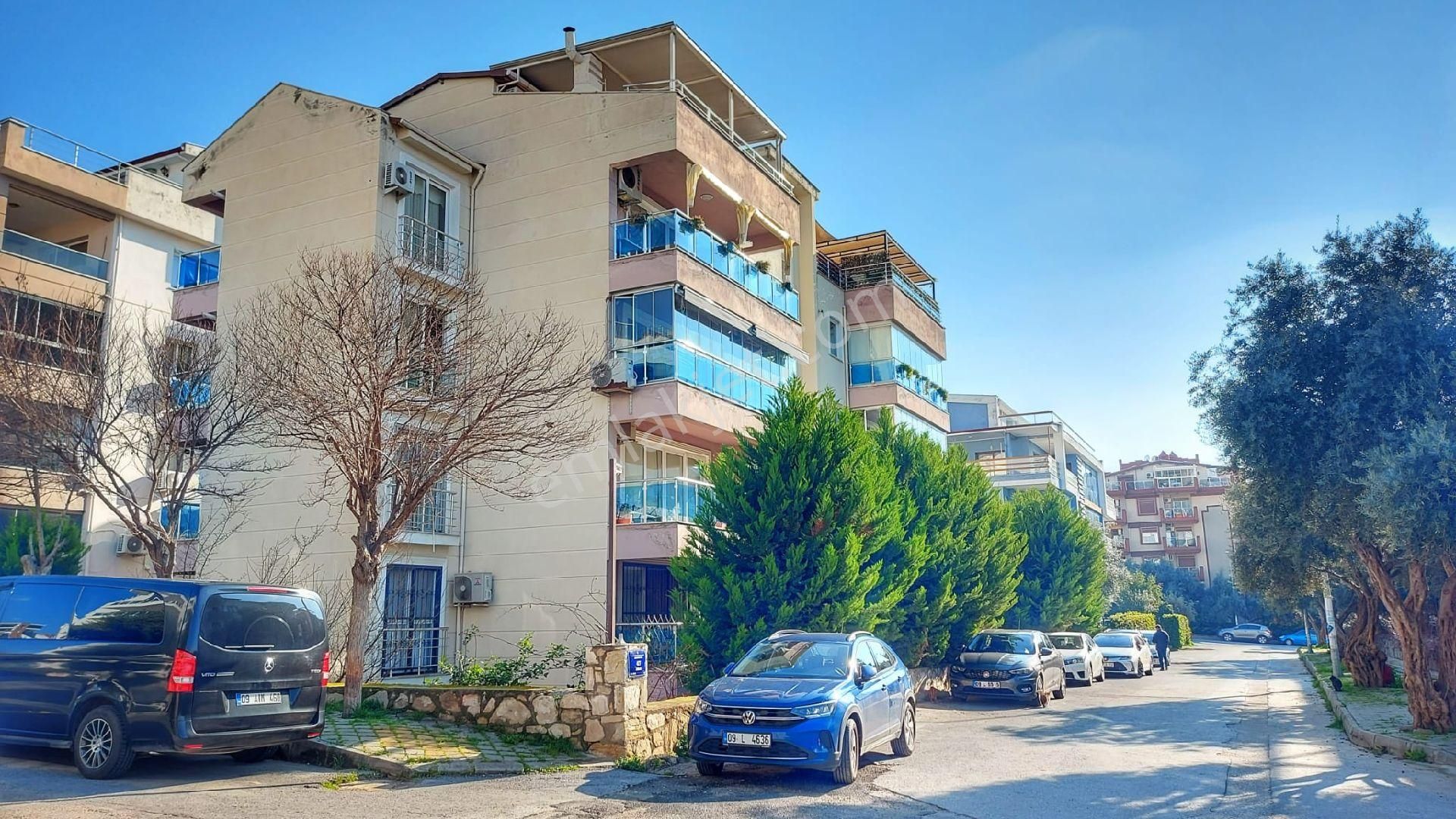 Kuşadası Ege Mahallesinde Satılık Köşe Konum 3 +1 - Görsel 2