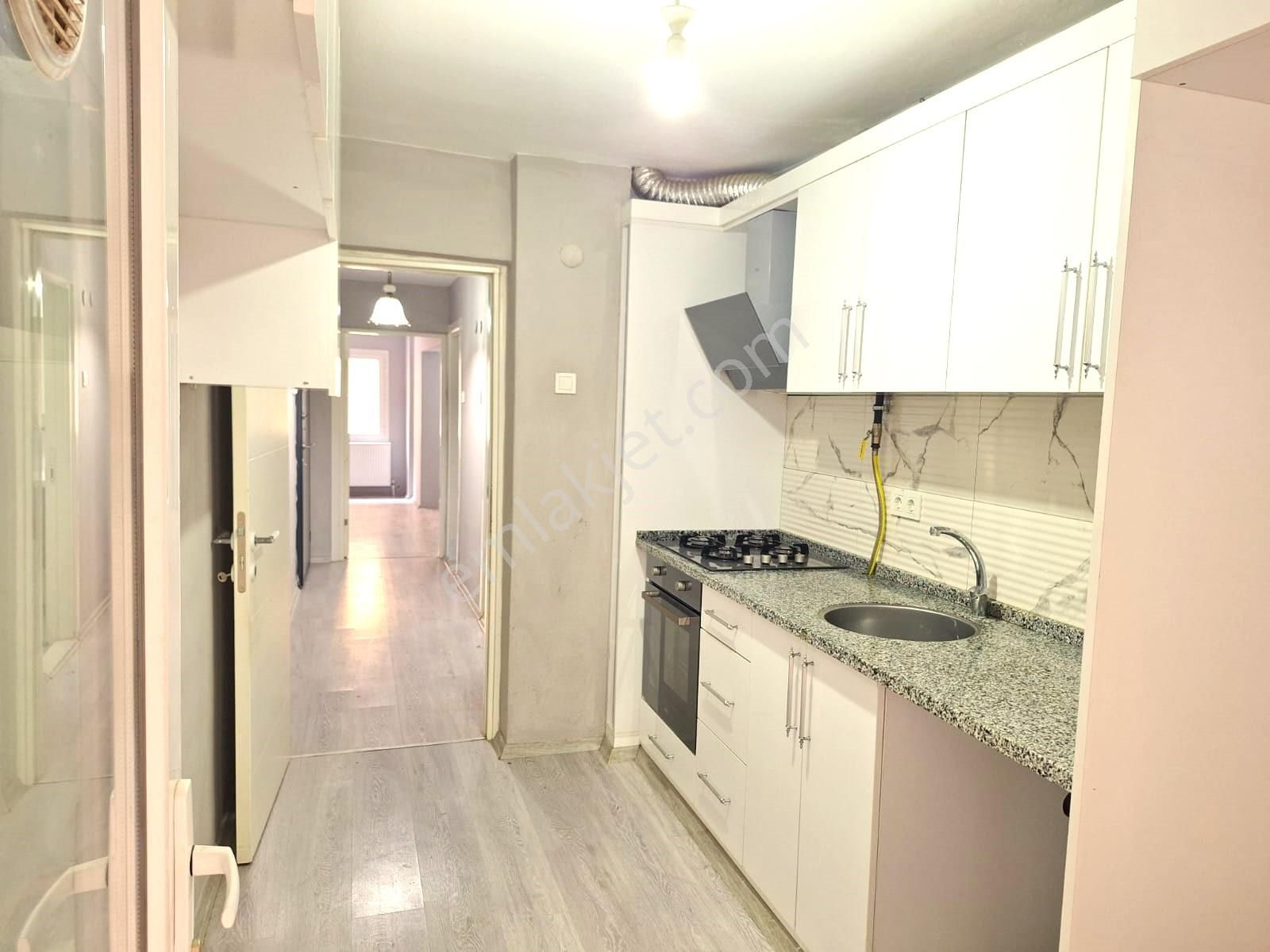 Remax Arma'dan Şirinyer'de D.gazlı 2+1 K.mutfak Kiralık Daire - Görsel 2