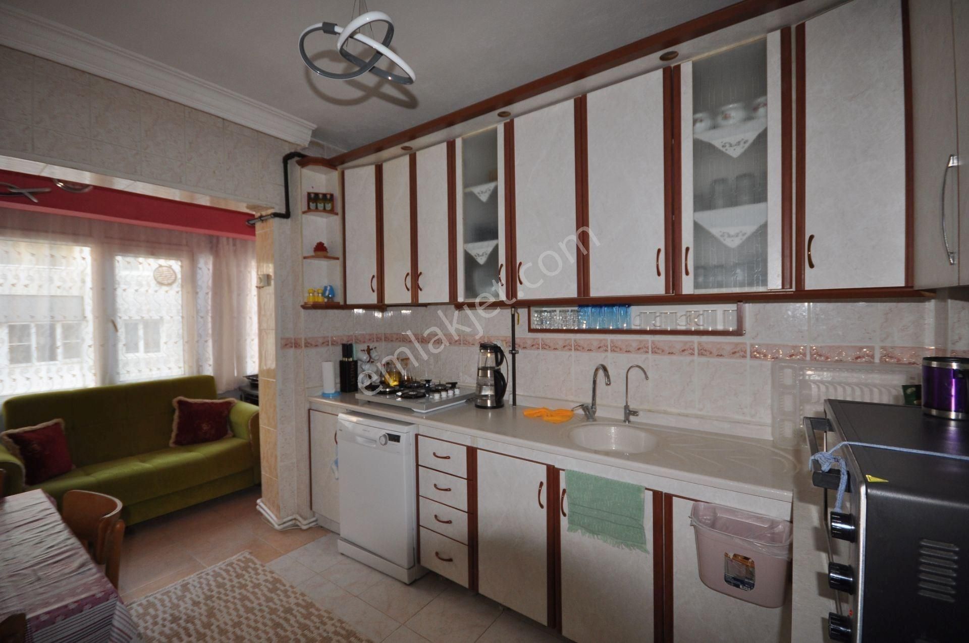 Söke Atatürk Mahallesinde Arakat 3+1 Satılık Daire - Görsel 2