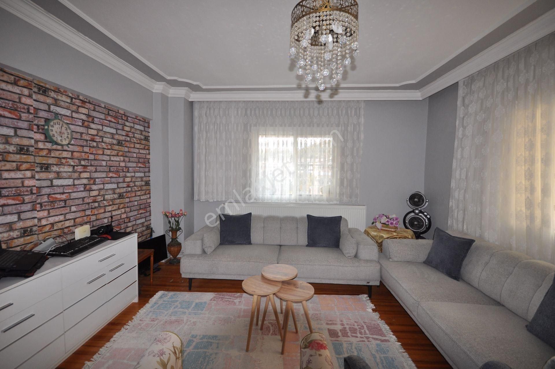 Söke Atatürk Mahallesinde Arakat 3+1 Satılık Daire - Görsel 4