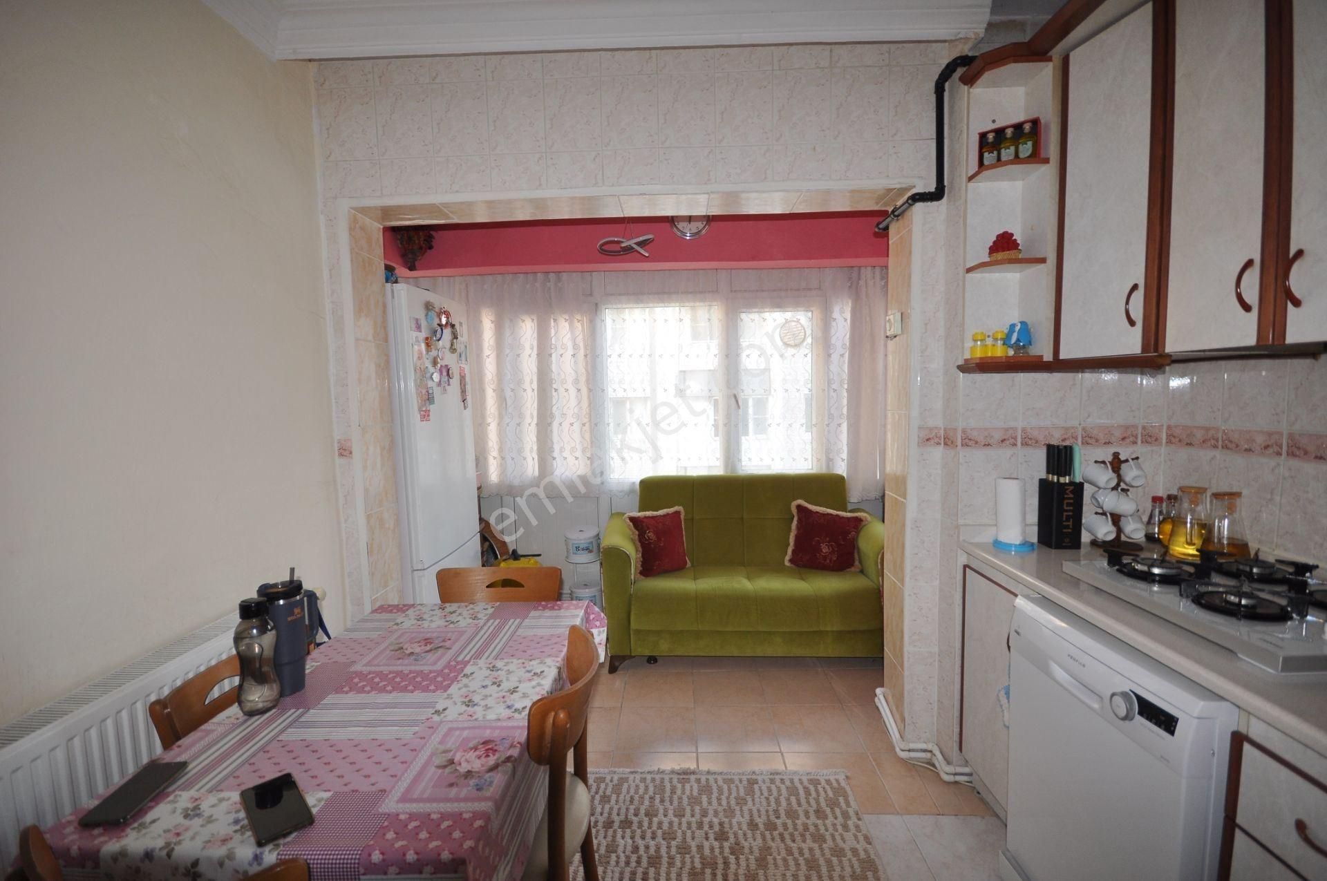 Söke Atatürk Mahallesinde Arakat 3+1 Satılık Daire - Görsel 3