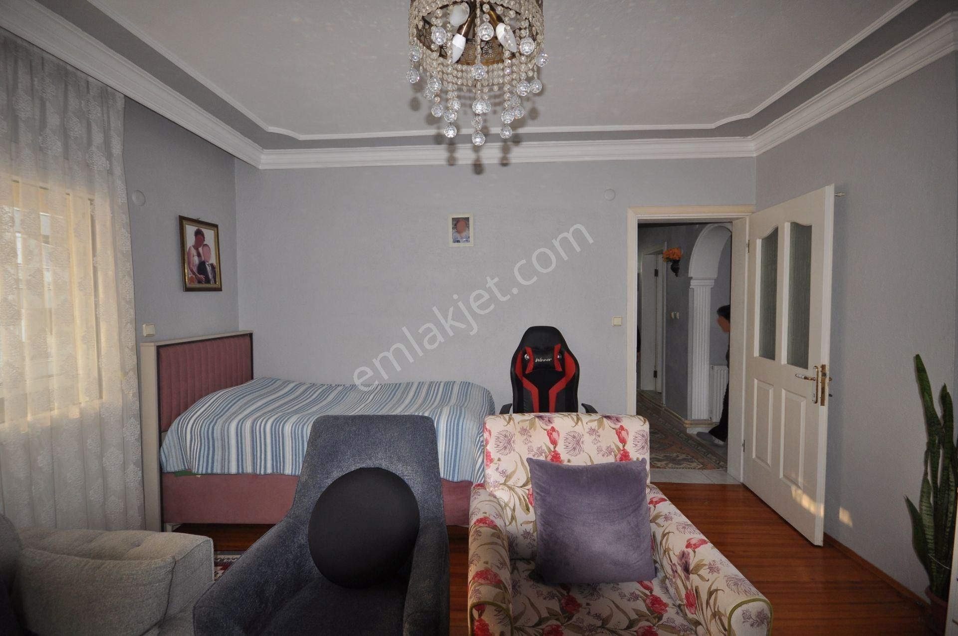 Söke Atatürk Mahallesinde Arakat 3+1 Satılık Daire - Görsel 6