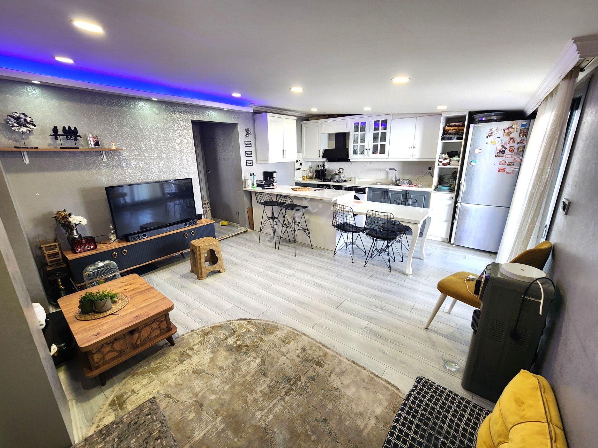 Karabağlar Bozyaka Mah. 4+1, Çatı Dubleks, Asansörlü, Satılık Daire