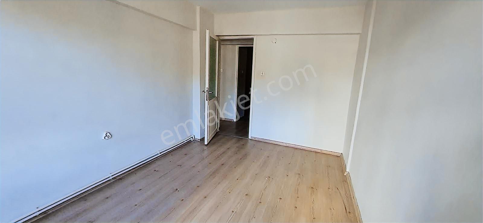 Bornova Evka 3 Adil Demir Sitesinde Kiralık 3+1 Daire - Görsel 2