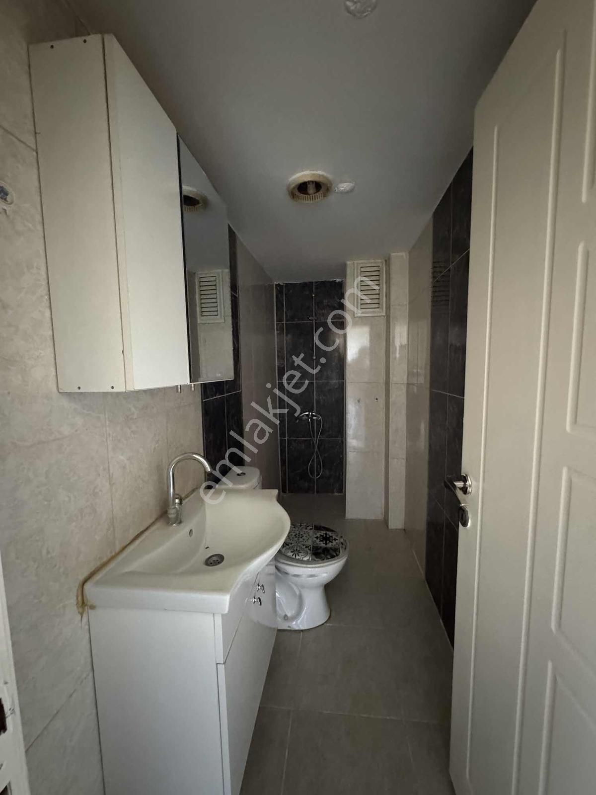 Esentepe Mh 100.yıl Parkı Yanı Arakat Balkonlu Kiralık 2+0 Daire - Görsel 6