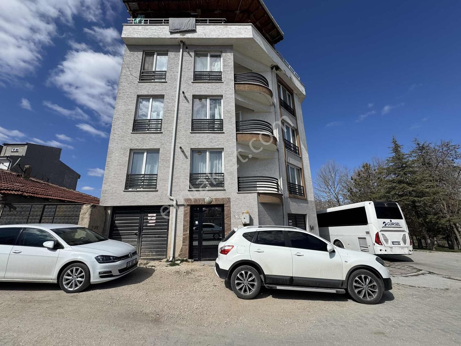 Esentepe Mh 100.yıl Parkı Yanı Arakat Balkonlu Kiralık 2+0 Daire