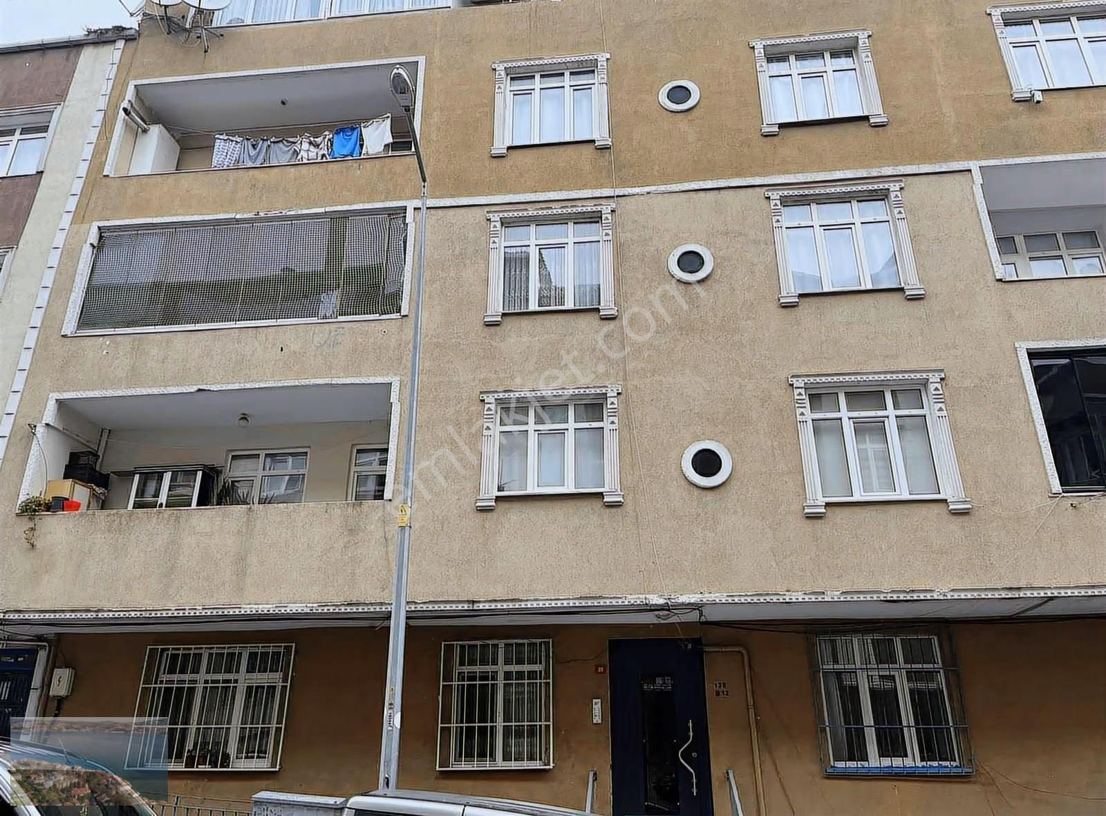Yunus Emre Mah'de Hisseli Tapulu 2+1 3.kat 90 M2 Satılık Daire