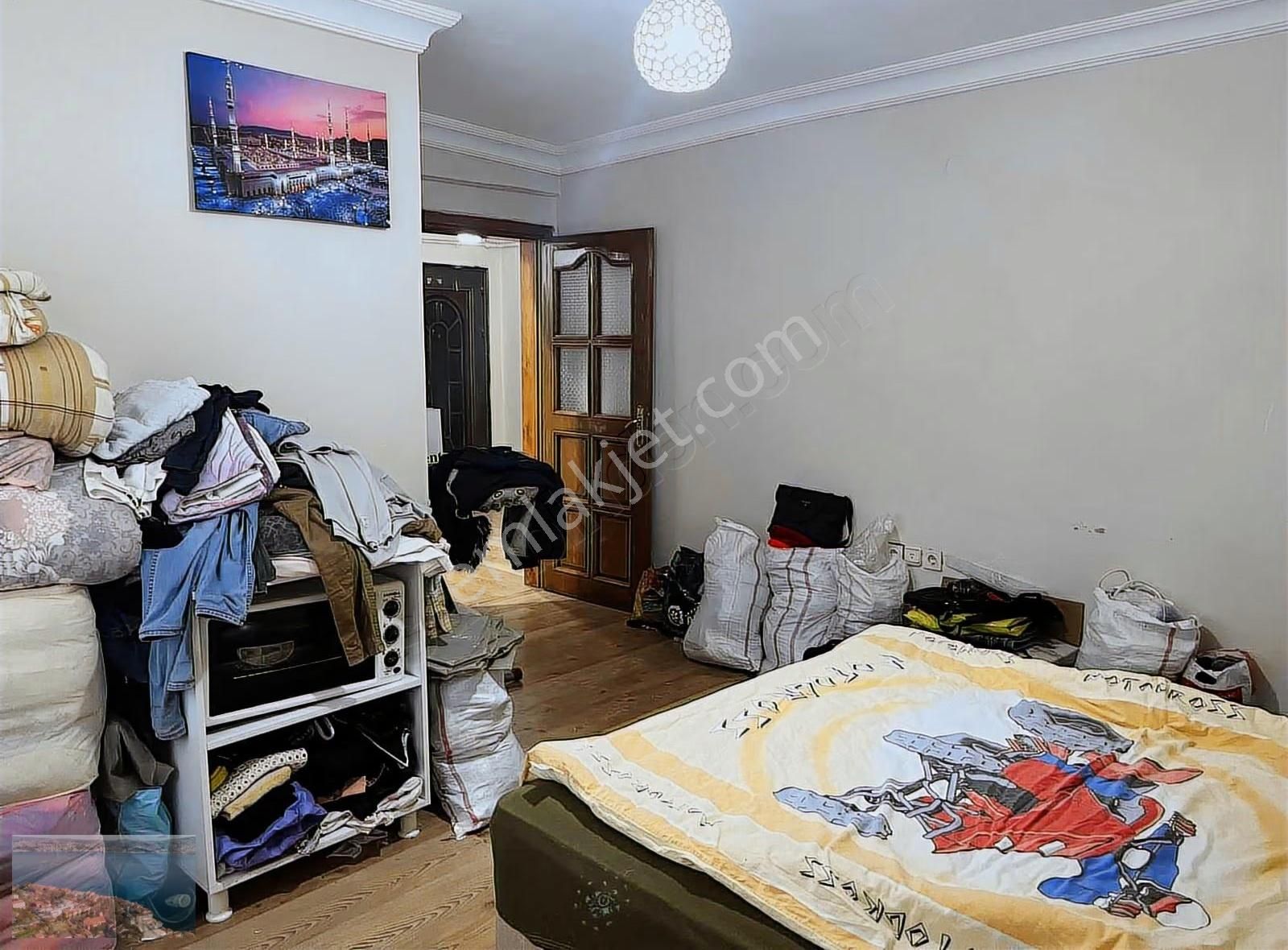 Yunus Emre Mah'de Hisseli Tapulu 2+1 3.kat 90 M2 Satılık Daire - Görsel 3