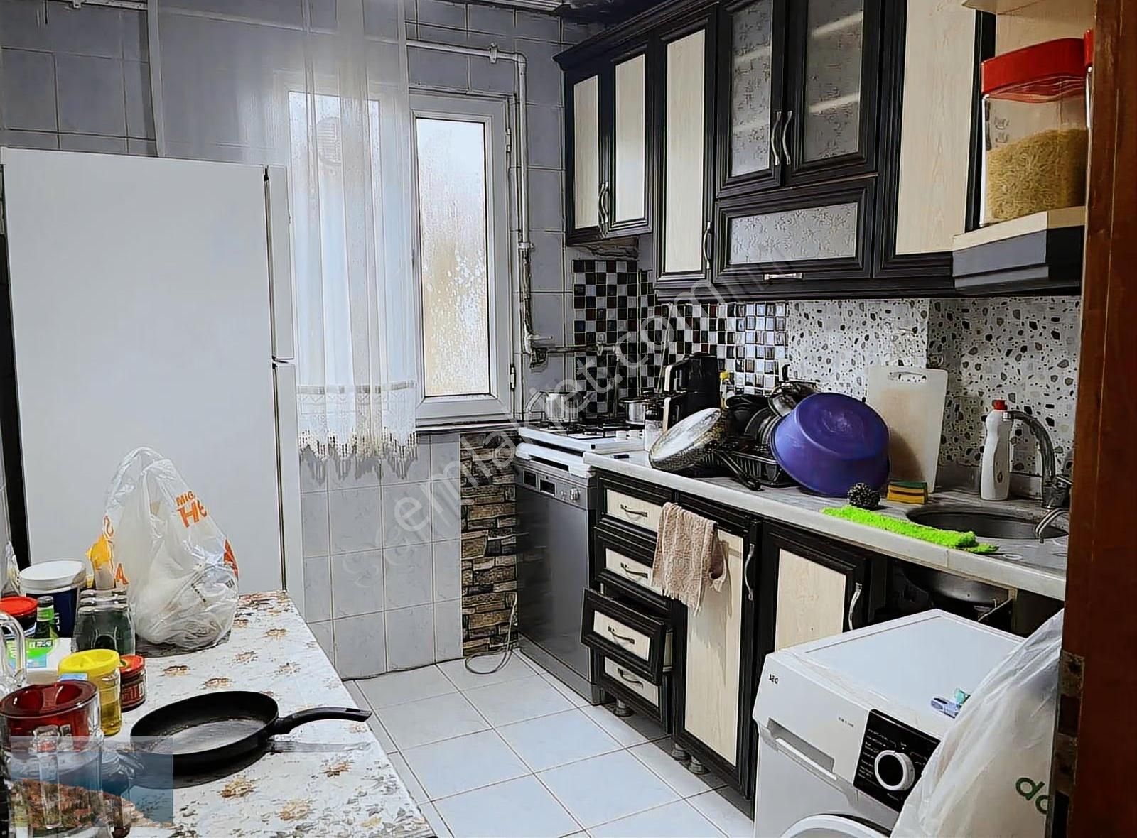 Yunus Emre Mah'de Hisseli Tapulu 2+1 3.kat 90 M2 Satılık Daire - Görsel 5