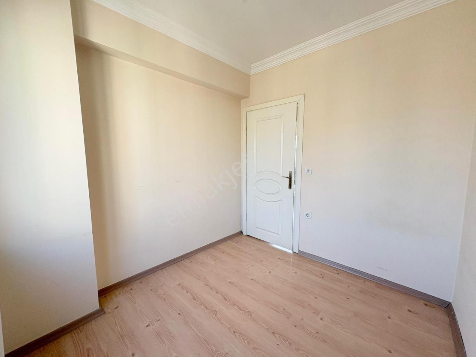 Mertcan'dan Kurtköy Mah.caddeye 1dk İskanlı Ara Kat Balkonlu 2+1 - Görsel 12