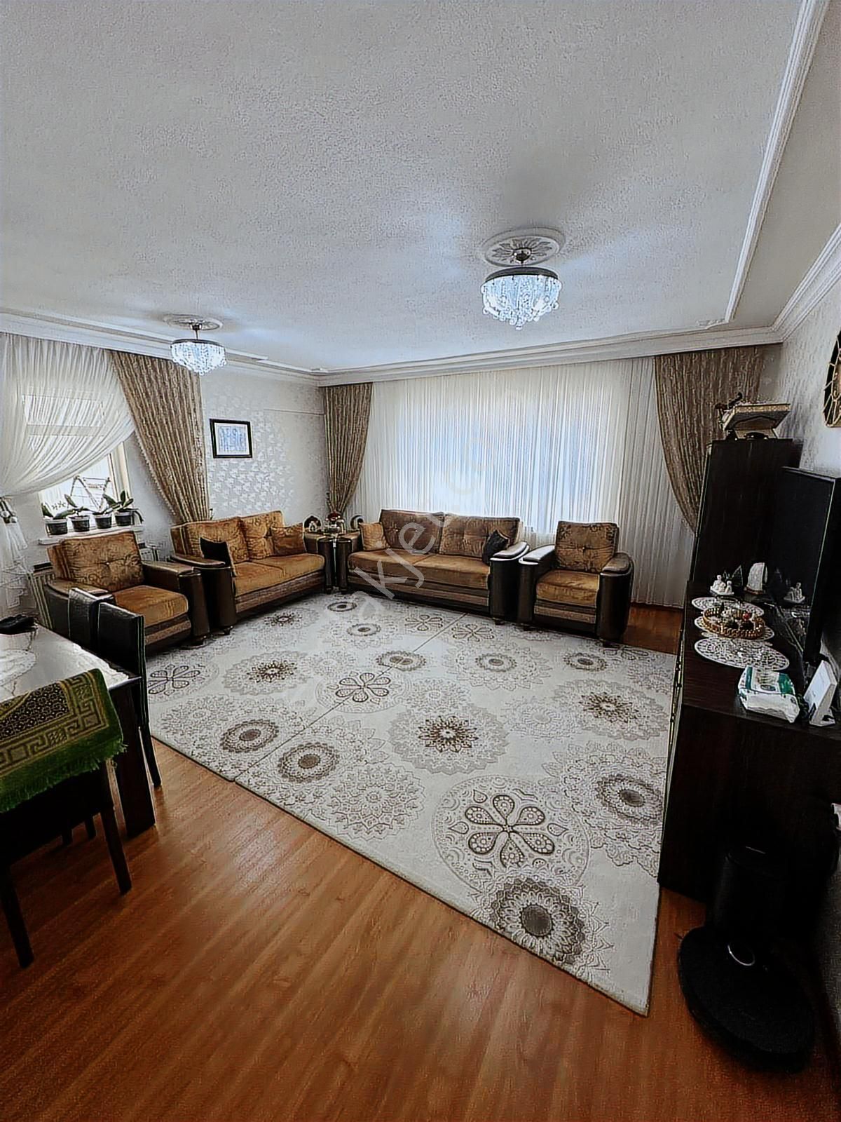 Polat Lıve Emlak'tan Merkezi Lokasyonda Geniş Ve Ferah Daire - Görsel 18