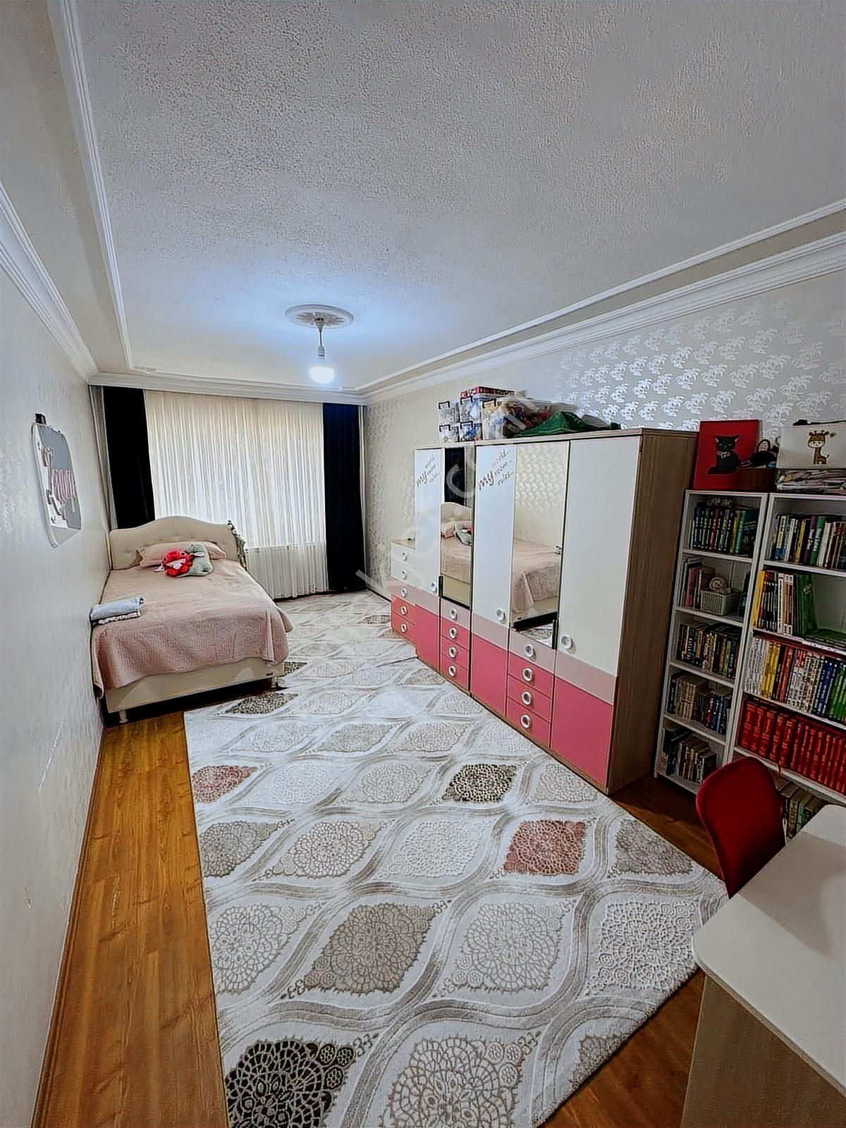 Polat Lıve Emlak'tan Merkezi Lokasyonda Geniş Ve Ferah Daire - Görsel 8