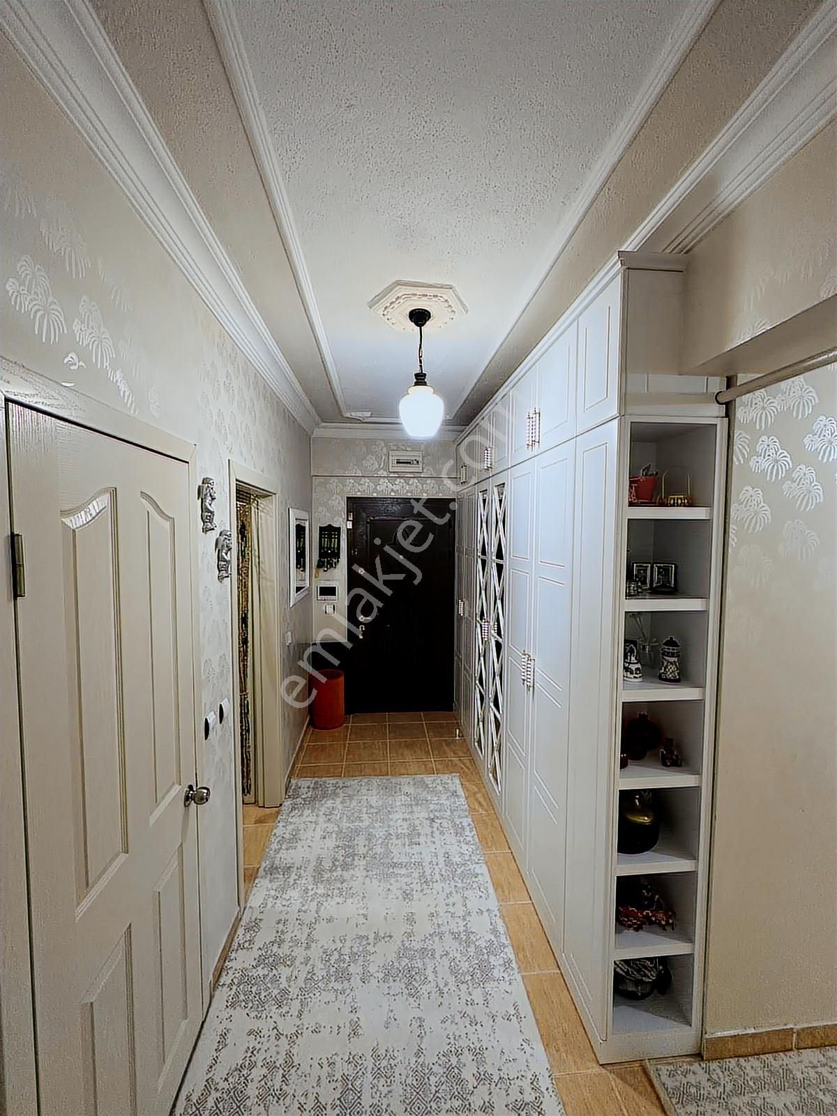 Polat Lıve Emlak'tan Merkezi Lokasyonda Geniş Ve Ferah Daire - Görsel 11