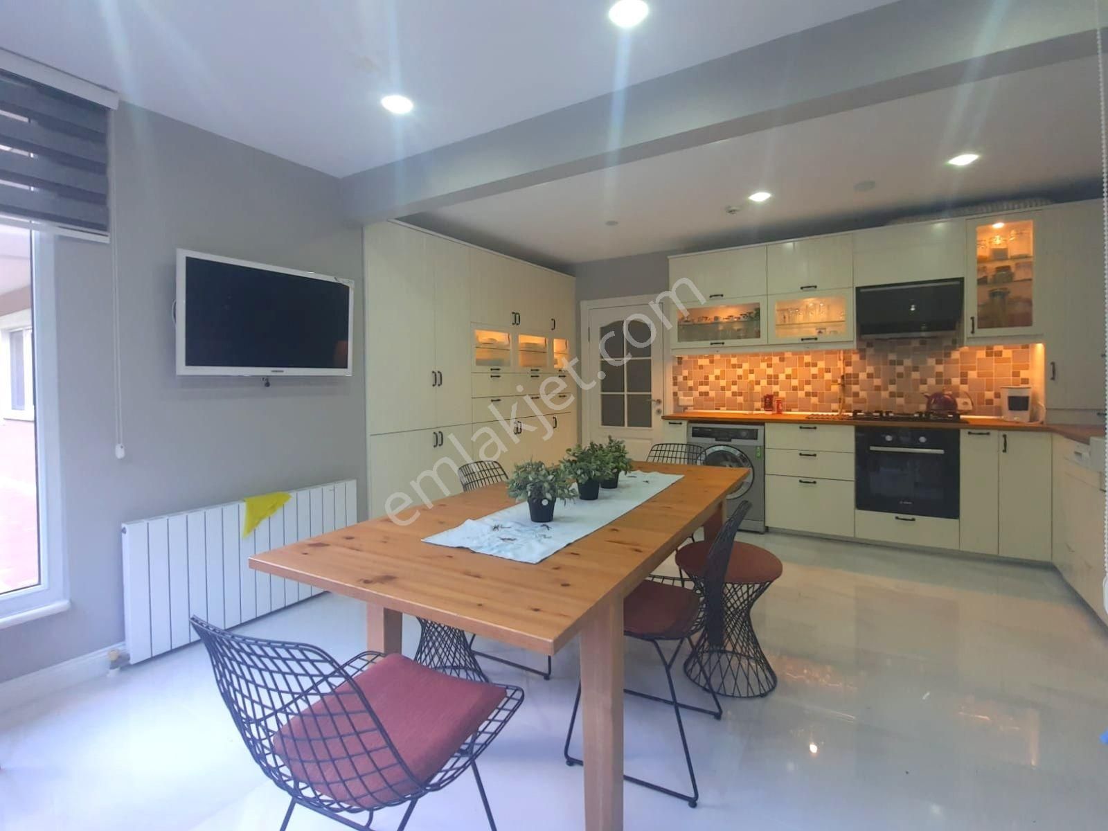 Mertcan'dan Çamlık Mah. Kanada Tipi Müstakil Lüks Villa - Görsel 10