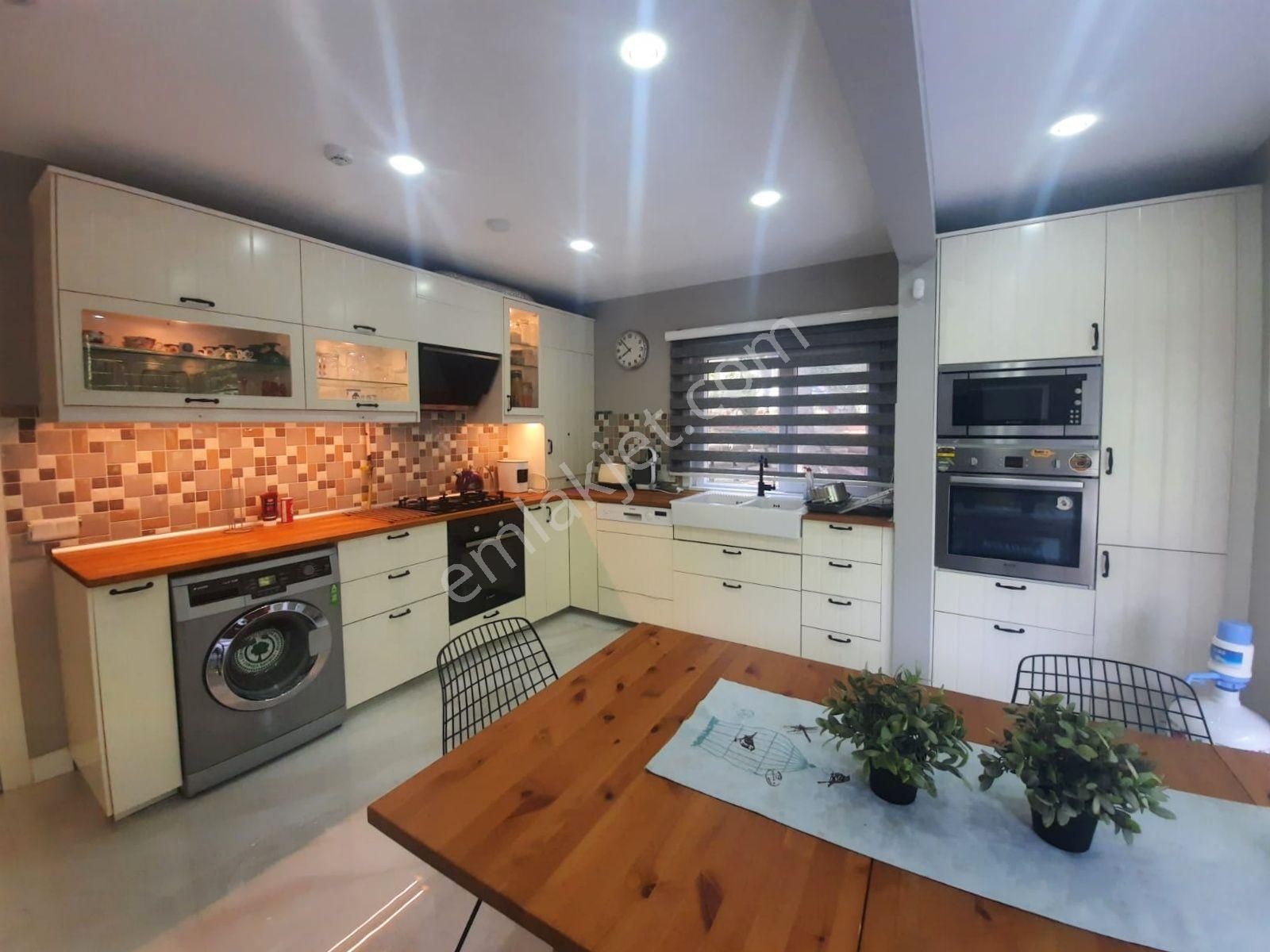 Mertcan'dan Çamlık Mah. Kanada Tipi Müstakil Lüks Villa - Görsel 9