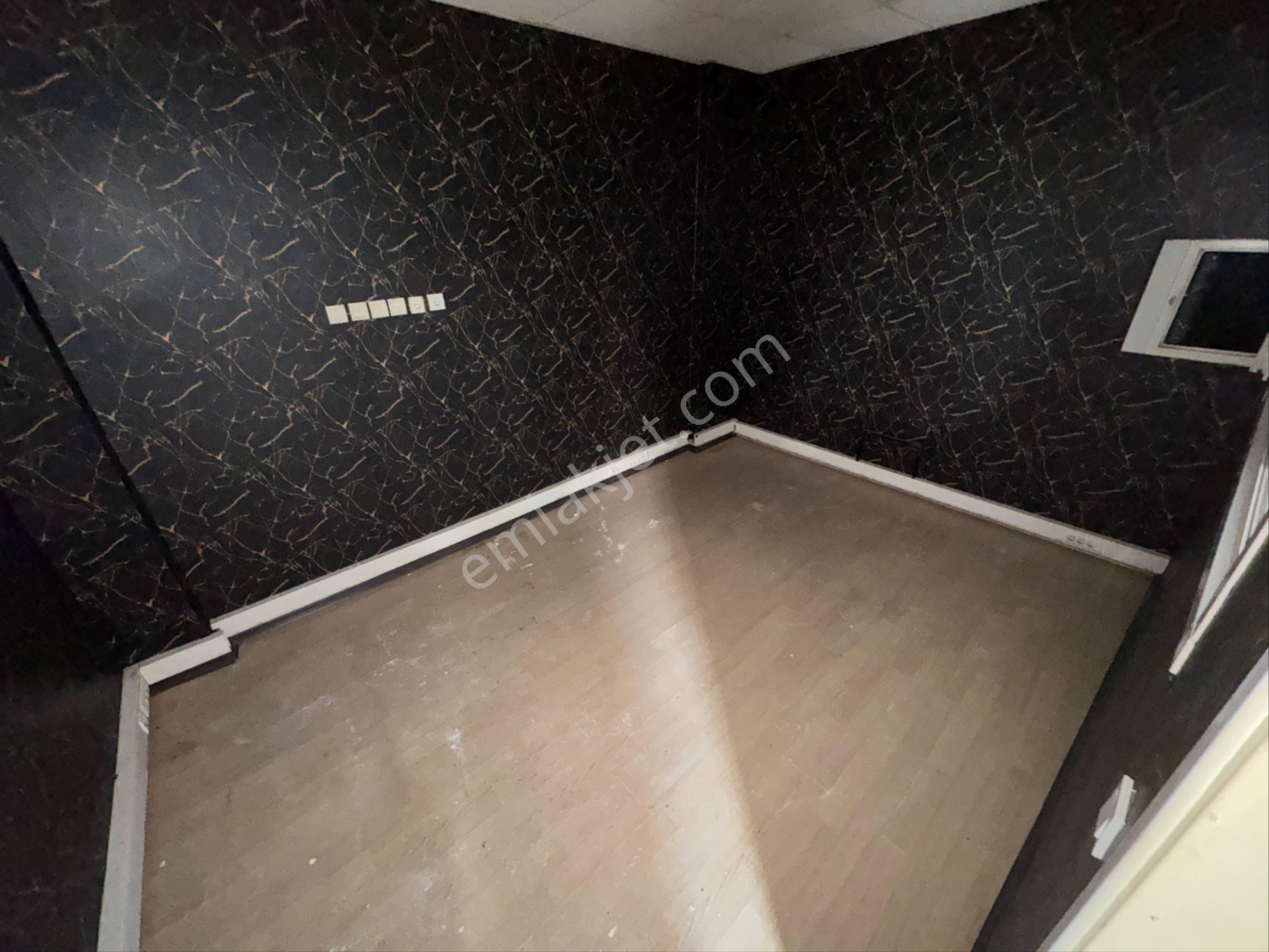 Zafer Yapıdan Kiralık Düz Giriş Dükkan 280m2 Uğurmumcu Mahde - Görsel 6