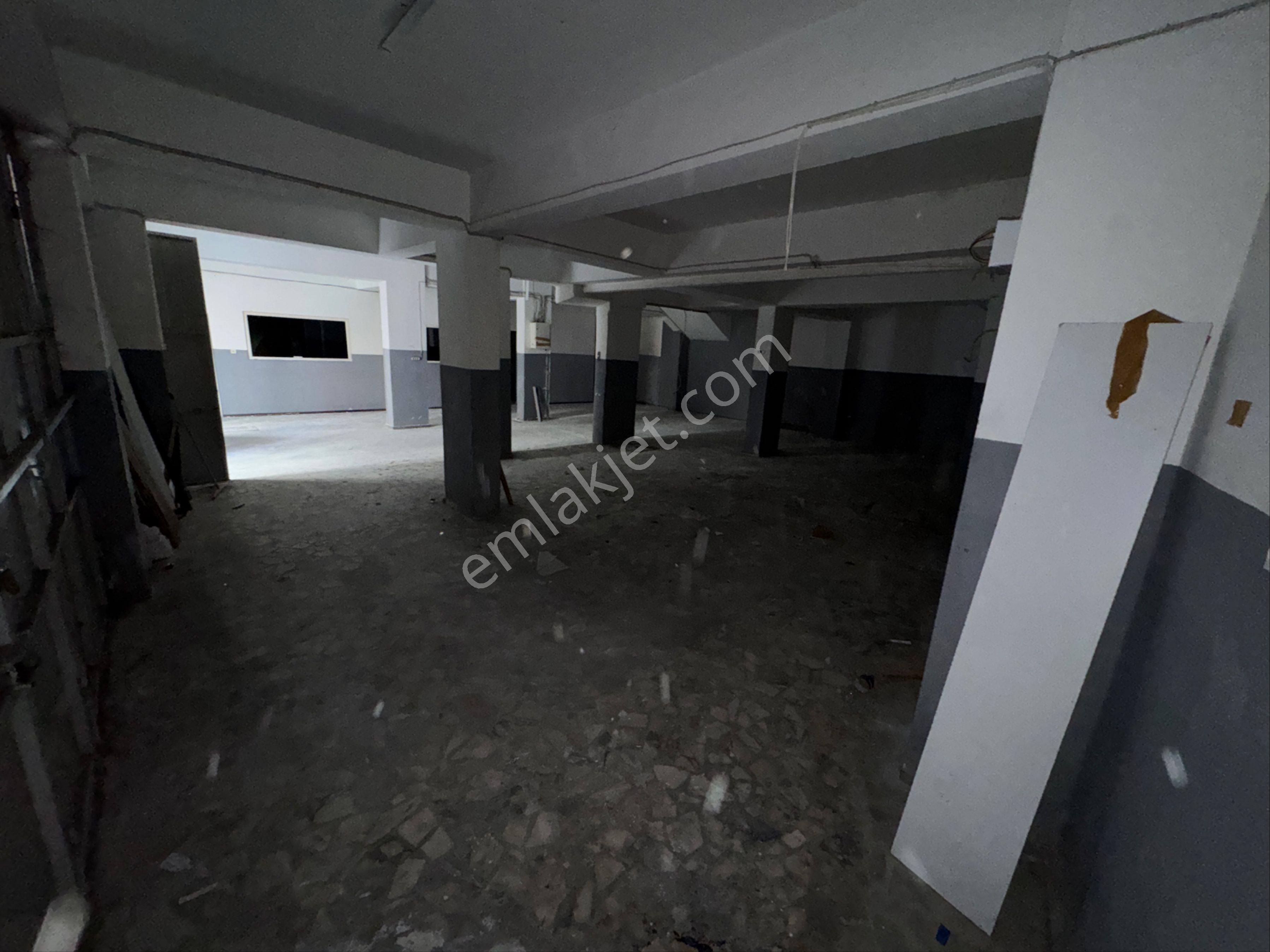 Zafer Yapıdan Kiralık Düz Giriş Dükkan 280m2 Uğurmumcu Mahde - Görsel 4