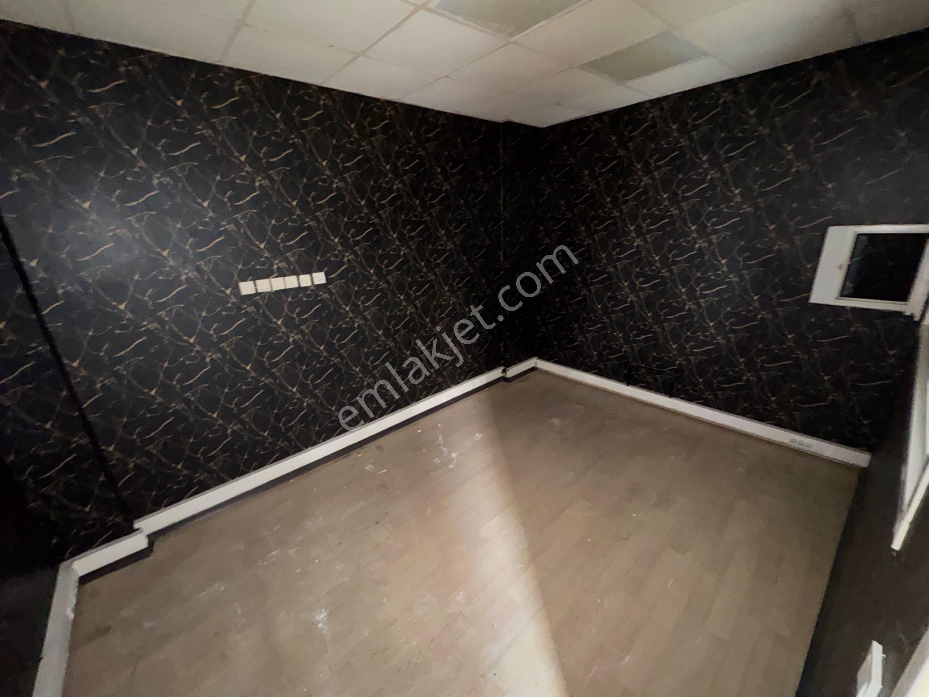 Zafer Yapıdan Kiralık Düz Giriş Dükkan 280m2 Uğurmumcu Mahde - Görsel 17