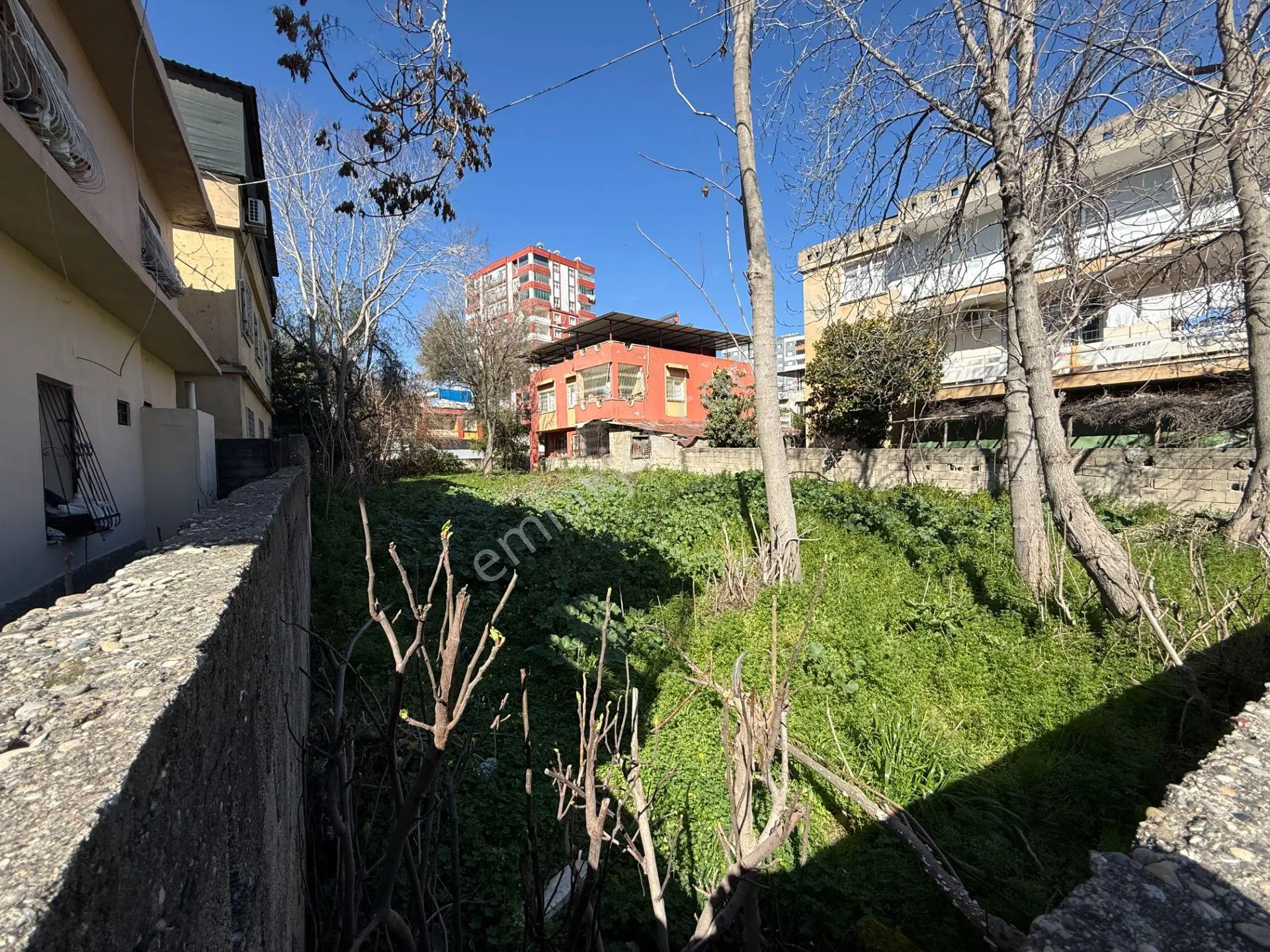 Karataş Bulvarına Yakın 895 M2 Etrafı Çevrili Satılık İmarlı Arsa - Görsel 2