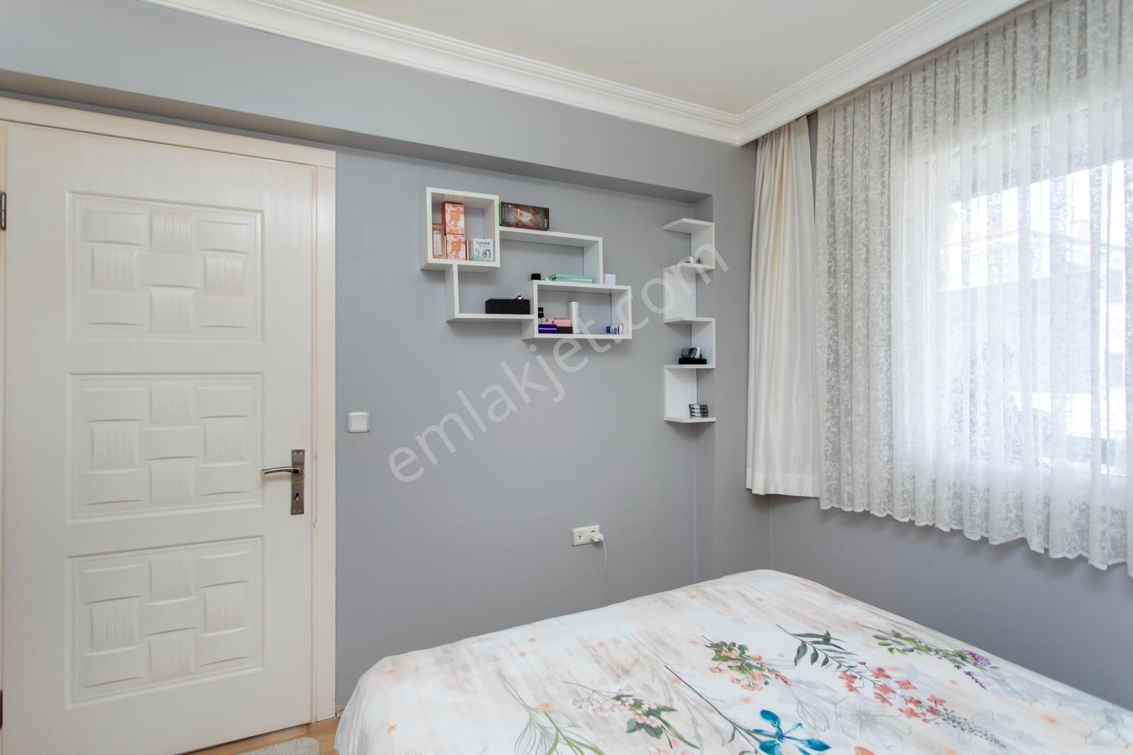 Yenifoça'da Satılık 2+1 Ara Kat Daire - Görsel 23