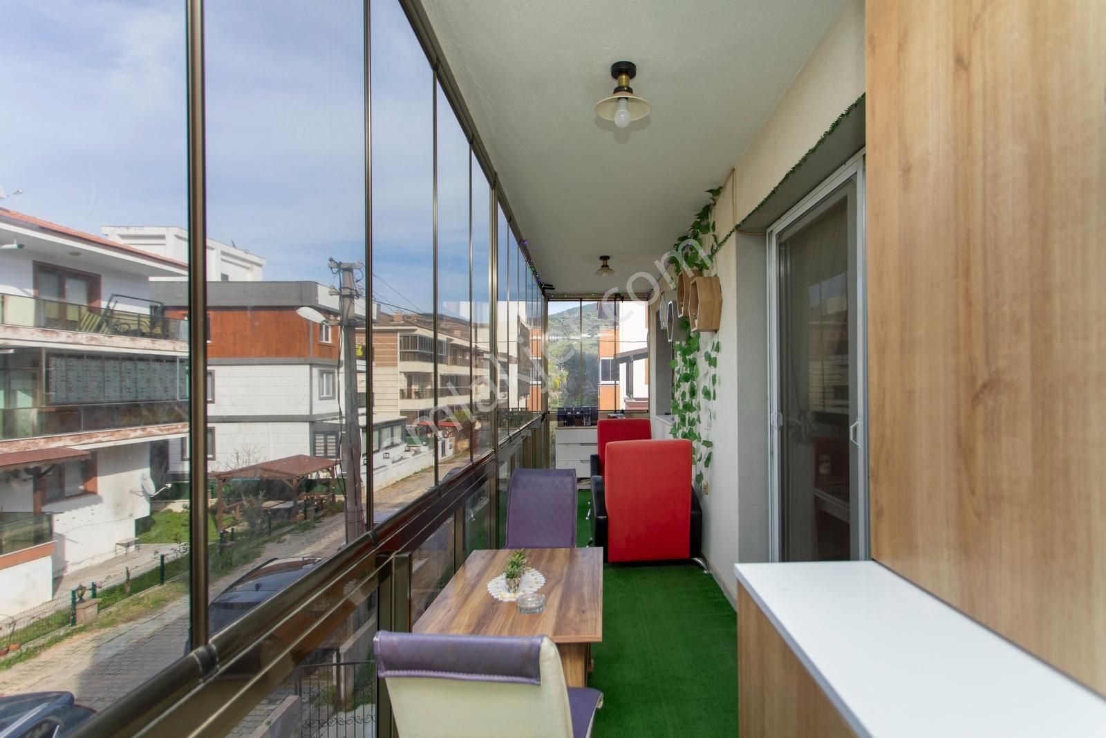 Yenifoça'da Satılık 2+1 Ara Kat Daire - Görsel 7