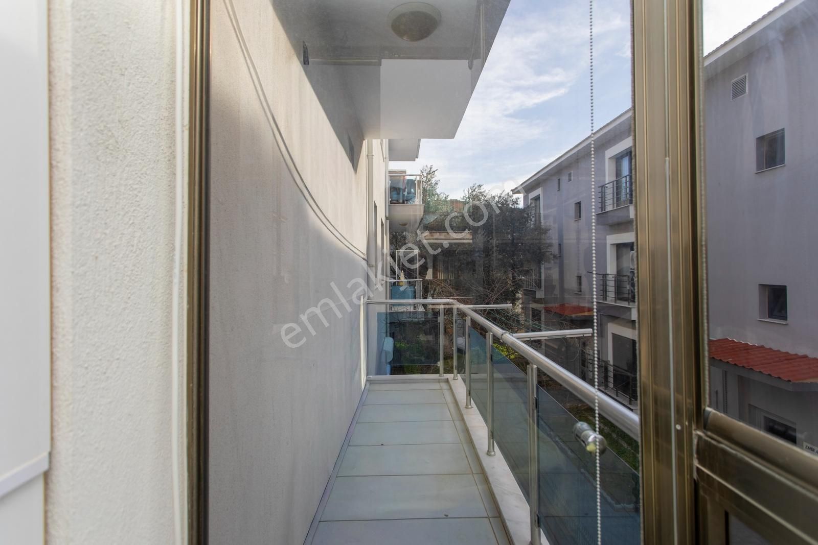 Yenifoça'da Satılık 2+1 Ara Kat Daire - Görsel 28