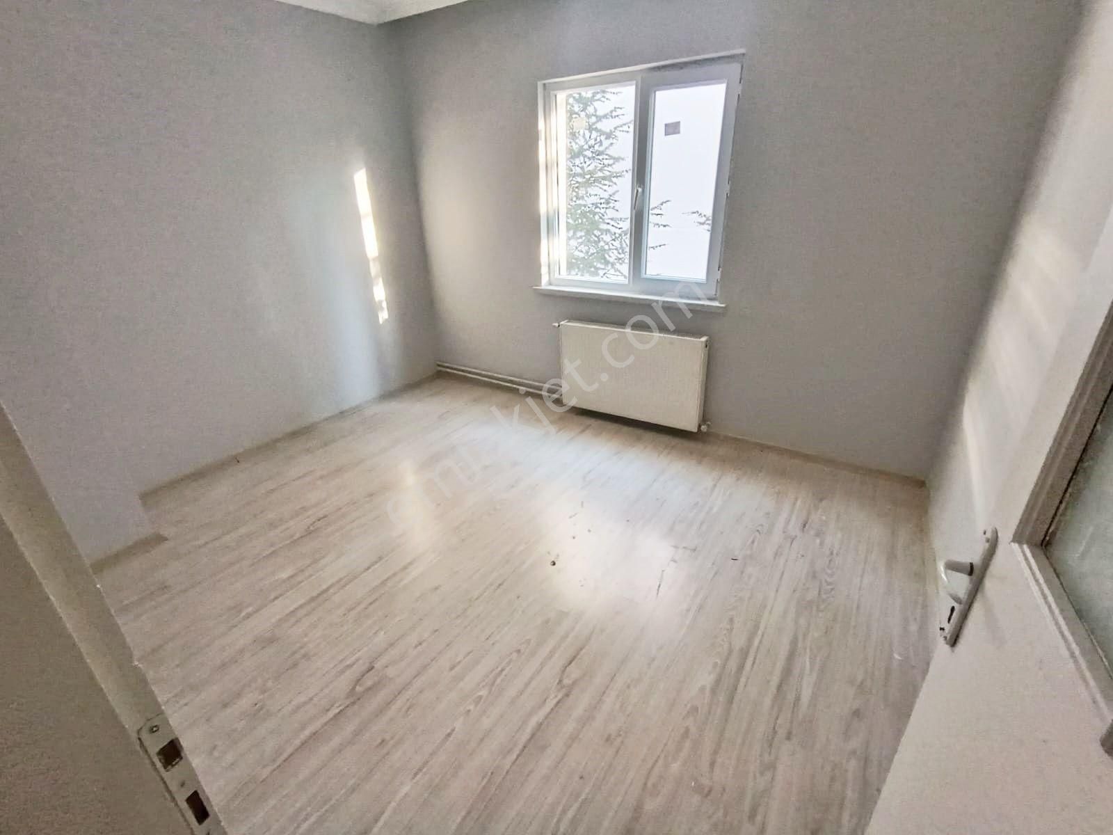 Sincan Selçukluda 3+1 Ara Kat Ön Cephe 120m2 Çift Balkonlu Daire - Görsel 18