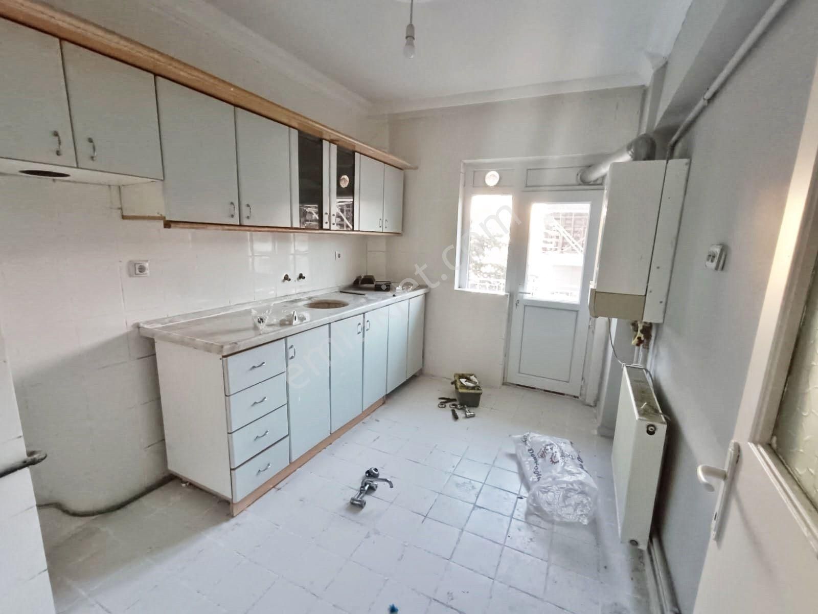 Sincan Selçukluda 3+1 Ara Kat Ön Cephe 120m2 Çift Balkonlu Daire - Görsel 3