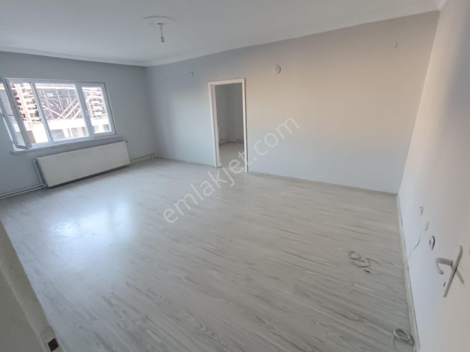 Sincan Selçukluda 3+1 Ara Kat Ön Cephe 120m2 Çift Balkonlu Daire - Görsel 8
