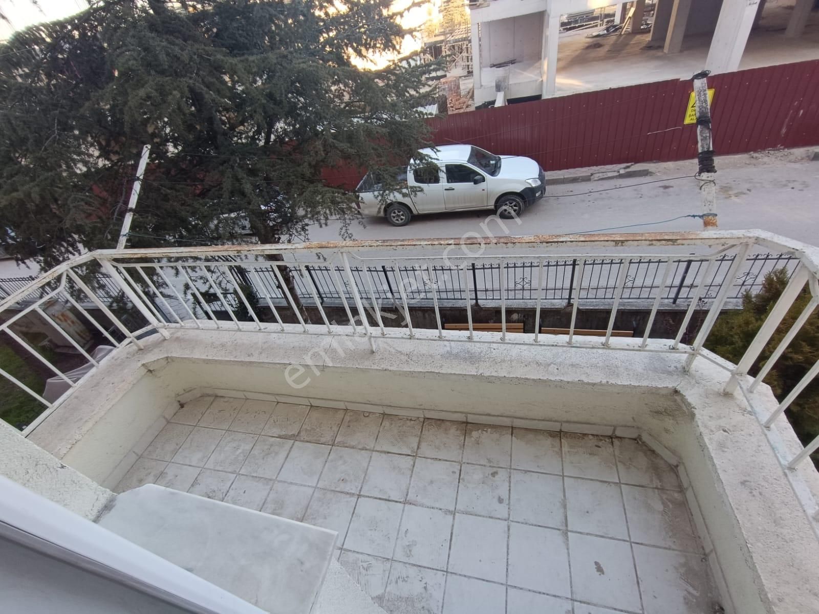 Sincan Selçukluda 3+1 Ara Kat Ön Cephe 120m2 Çift Balkonlu Daire - Görsel 31
