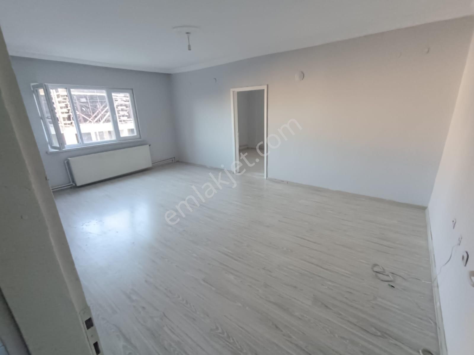 Sincan Selçukluda 3+1 Ara Kat Ön Cephe 120m2 Çift Balkonlu Daire - Görsel 7