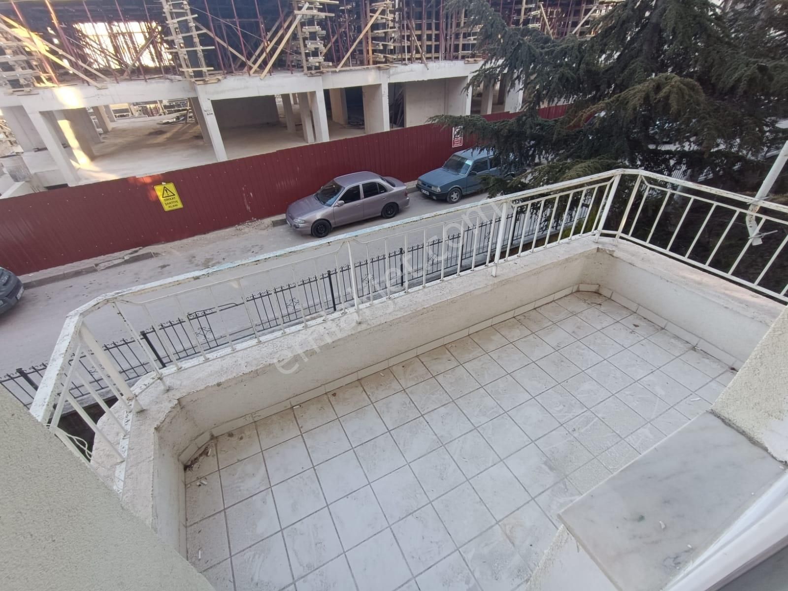 Sincan Selçukluda 3+1 Ara Kat Ön Cephe 120m2 Çift Balkonlu Daire - Görsel 32