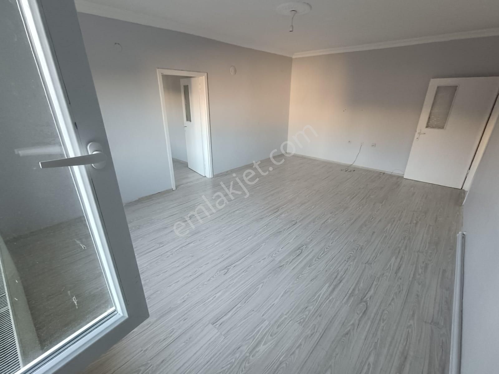 Sincan Selçukluda 3+1 Ara Kat Ön Cephe 120m2 Çift Balkonlu Daire - Görsel 12