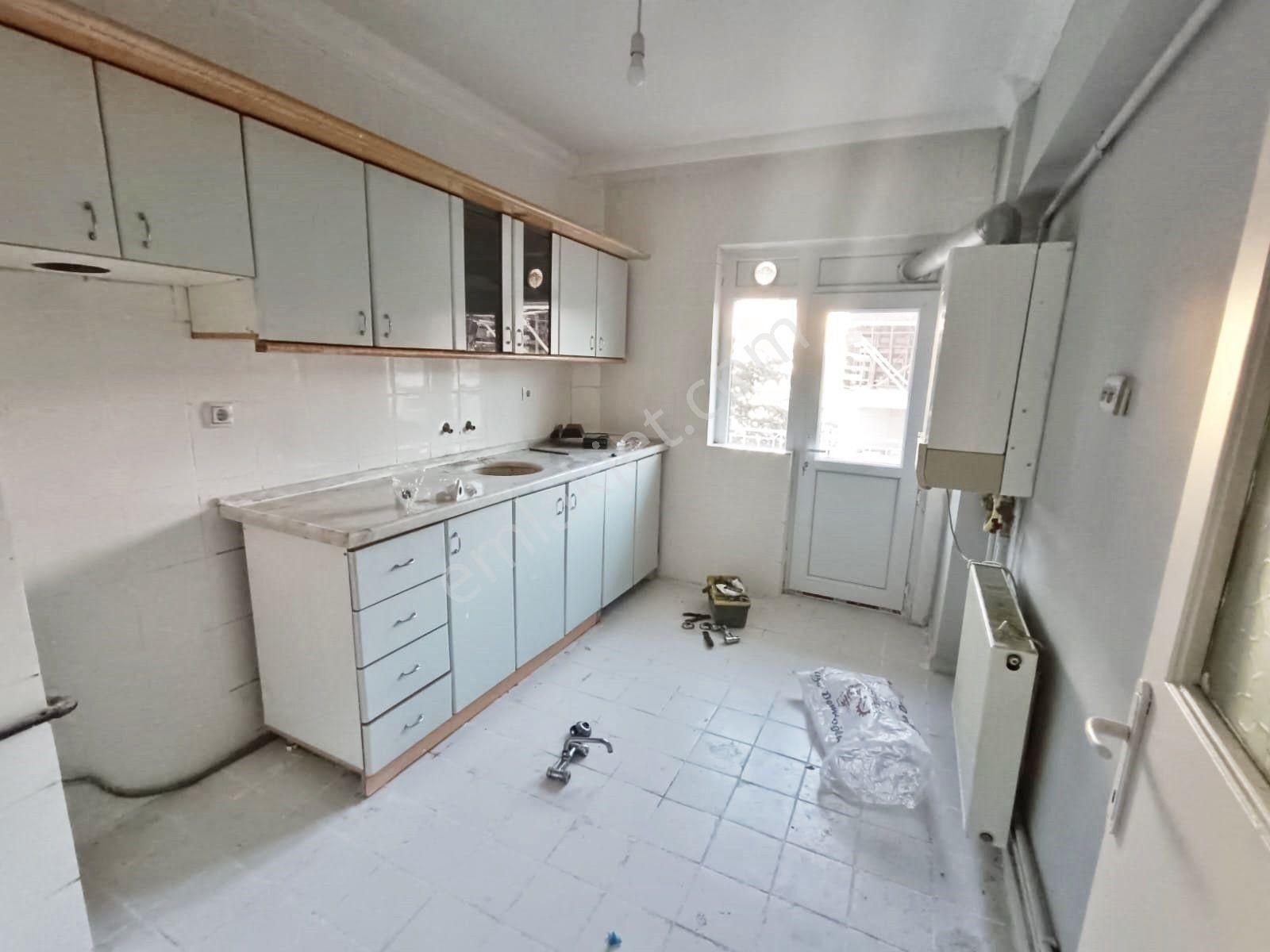Sincan Selçukluda 3+1 Ara Kat Ön Cephe 120m2 Çift Balkonlu Daire - Görsel 2