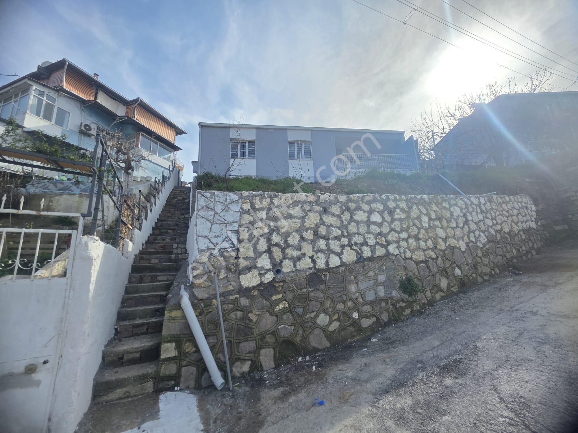 İzmir Karabağlar Limontepe De 400 M2 Arsa 138 Sıfır 4+1 Müstakil Daire Deniz Manzaralıçift Cepheli