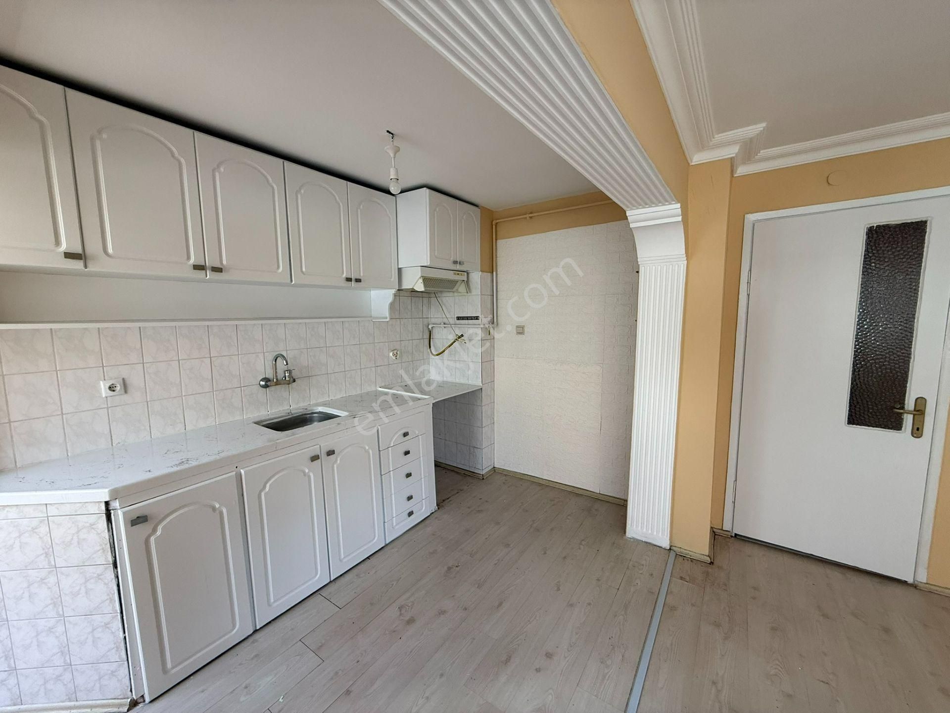 Ataşehir'de Kiralık 2+1 Daire - Görsel 16