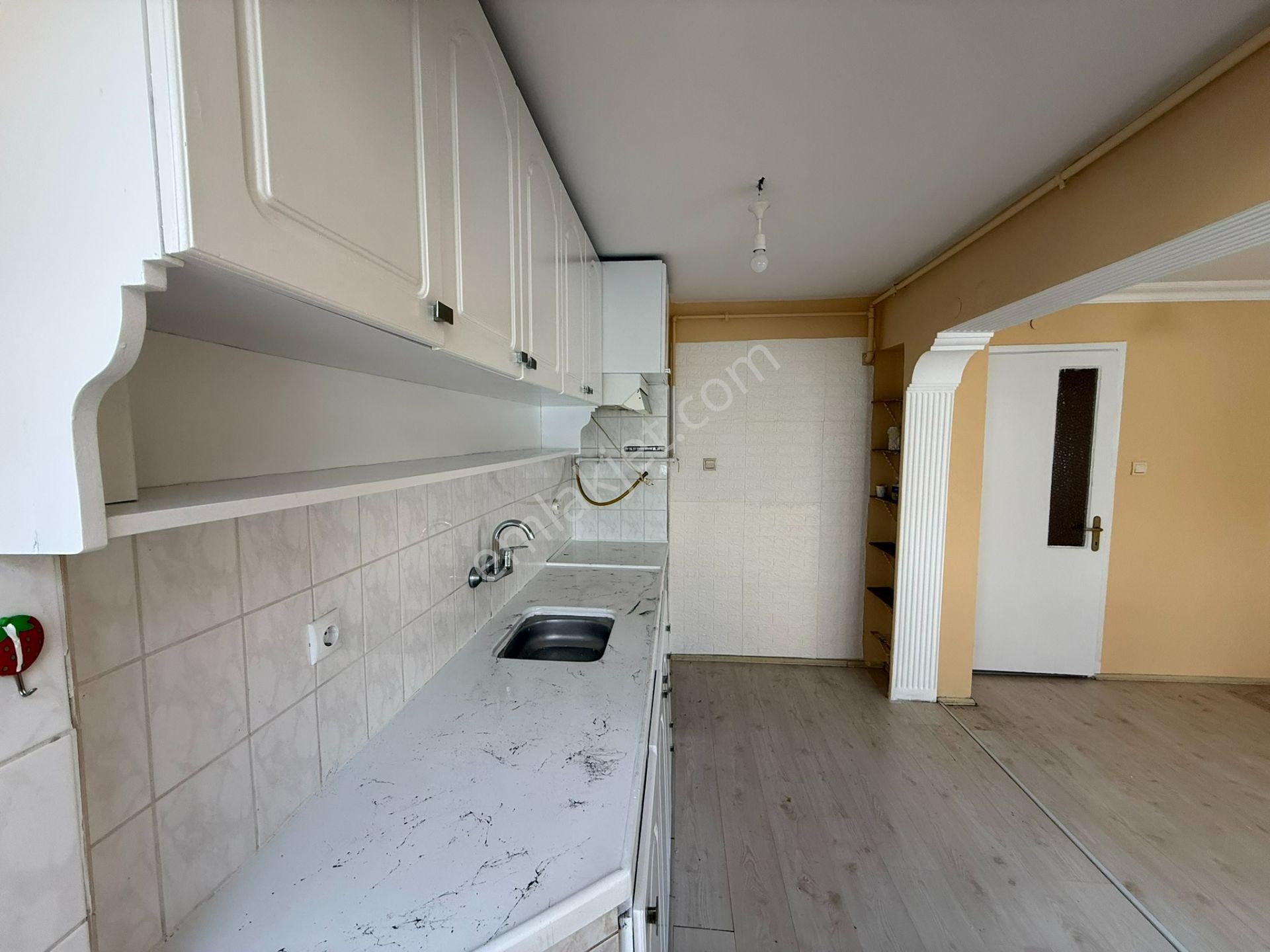 Ataşehir'de Kiralık 2+1 Daire - Görsel 15
