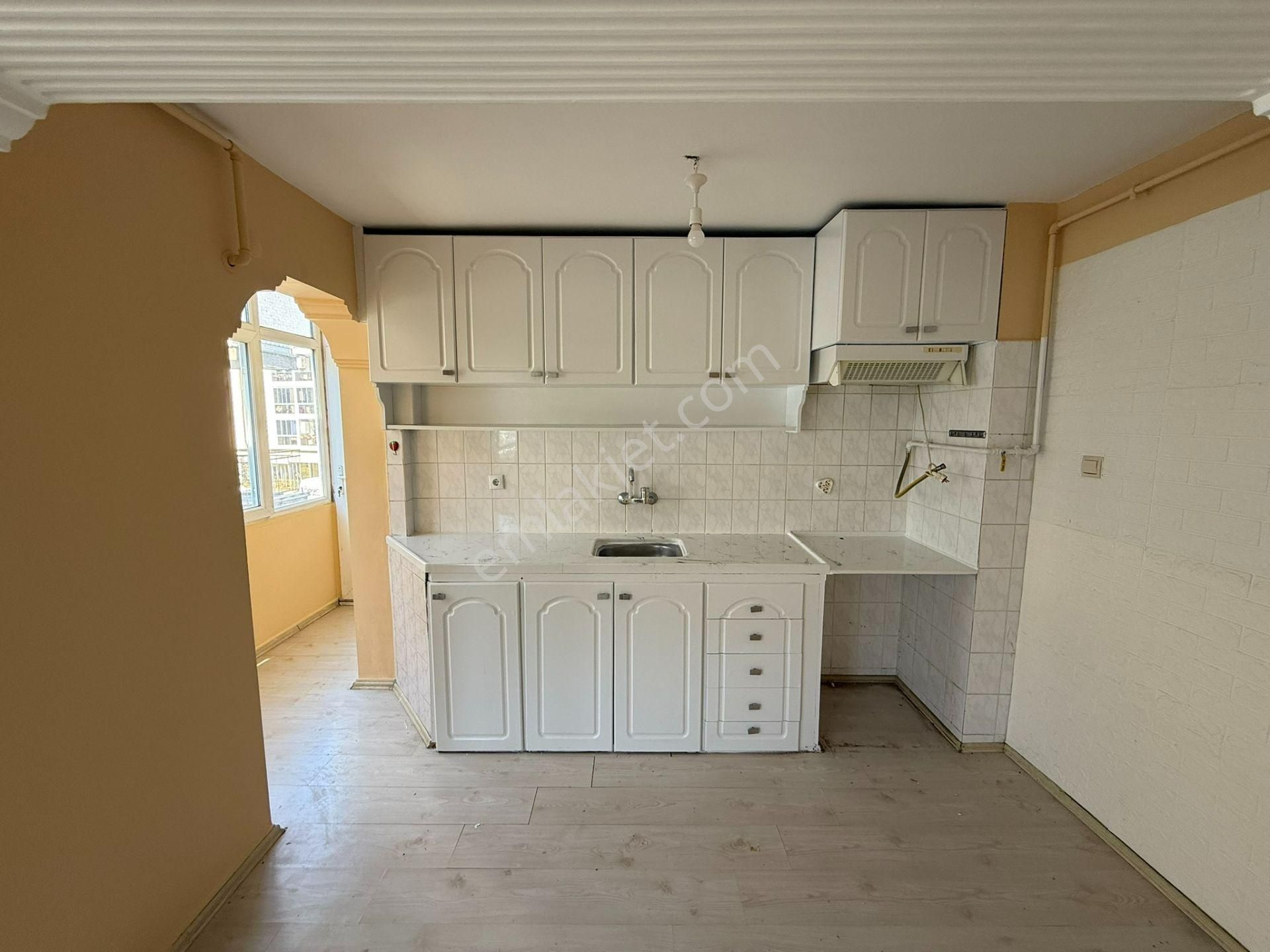 Ataşehir'de Kiralık 2+1 Daire - Görsel 12