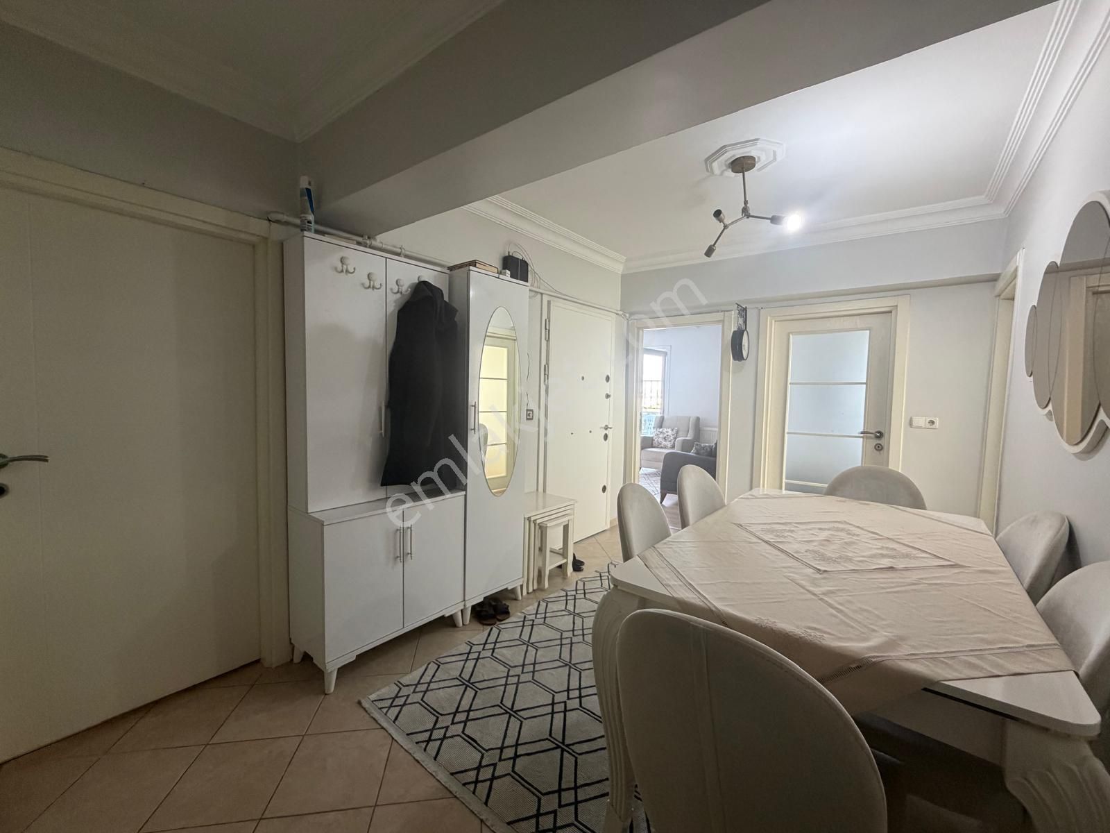 Güngören Akıncılar'da 3+1 Geniş Asansörlü Ön Cephe Daire - Görsel 27