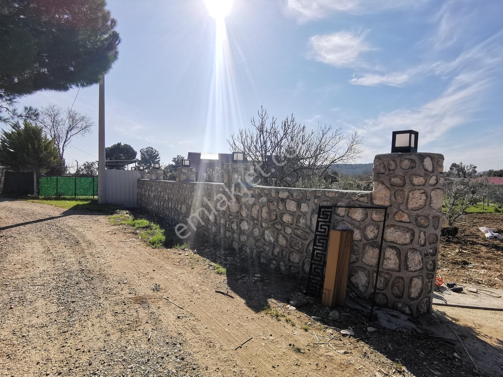 Tsr'den Menderes Dereköy'de Köşe 732m² Satılık Bahçe - Görsel 3