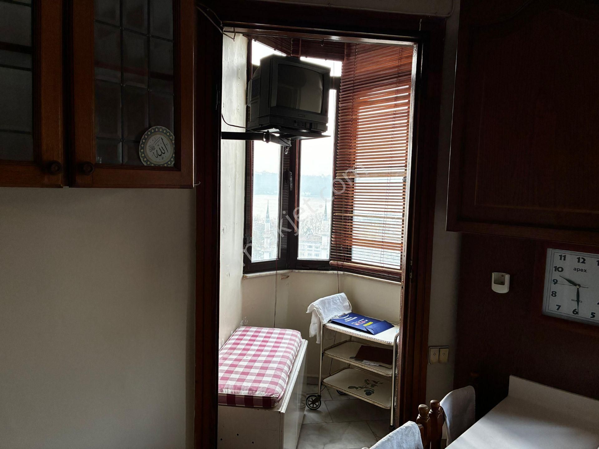 Yeniköy’de Mavi Ve Yeşilin Birleştiği Prestijli Ara Kat Daire - Görsel 16