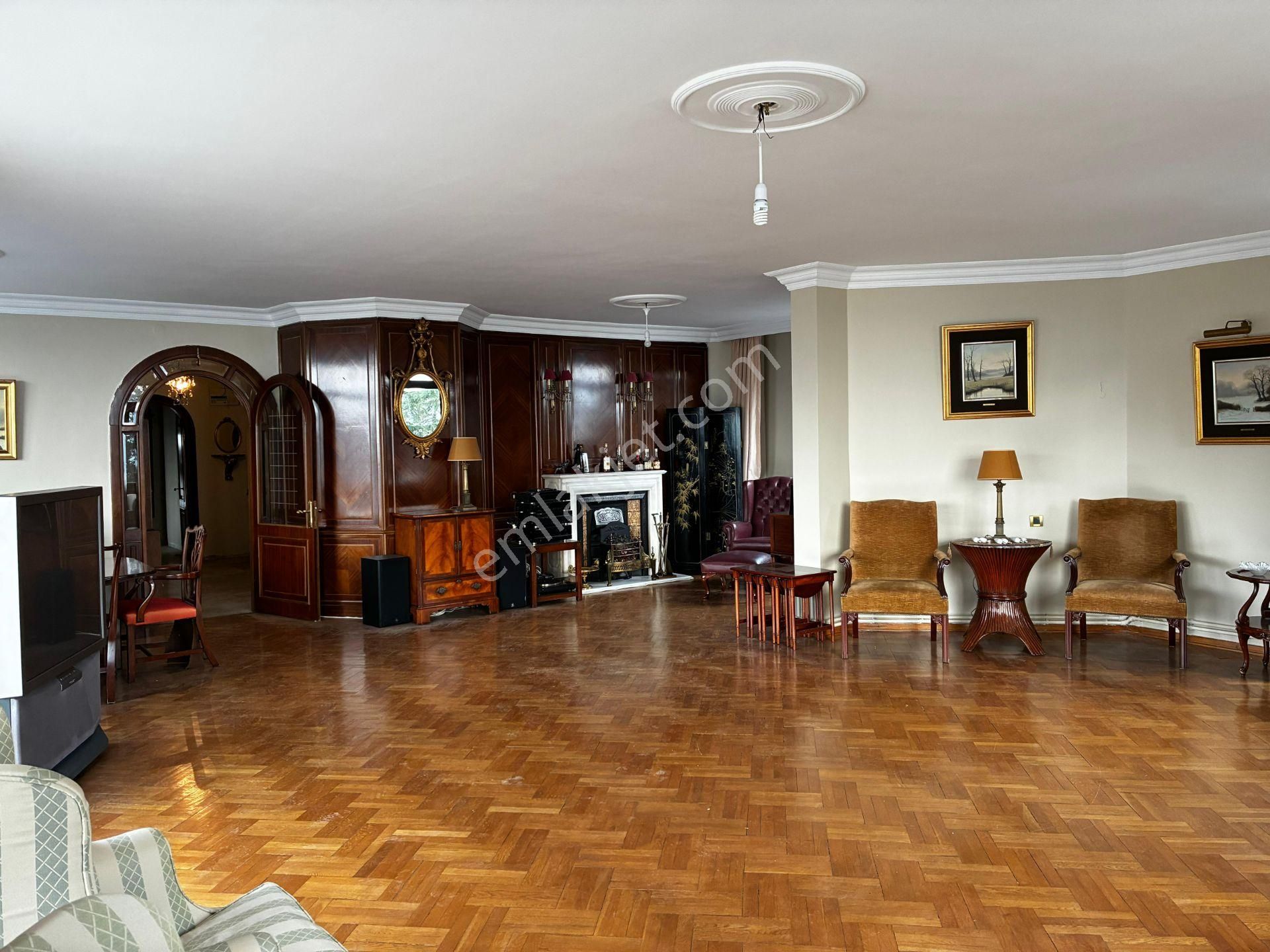 Yeniköy’de Mavi Ve Yeşilin Birleştiği Prestijli Ara Kat Daire - Görsel 7