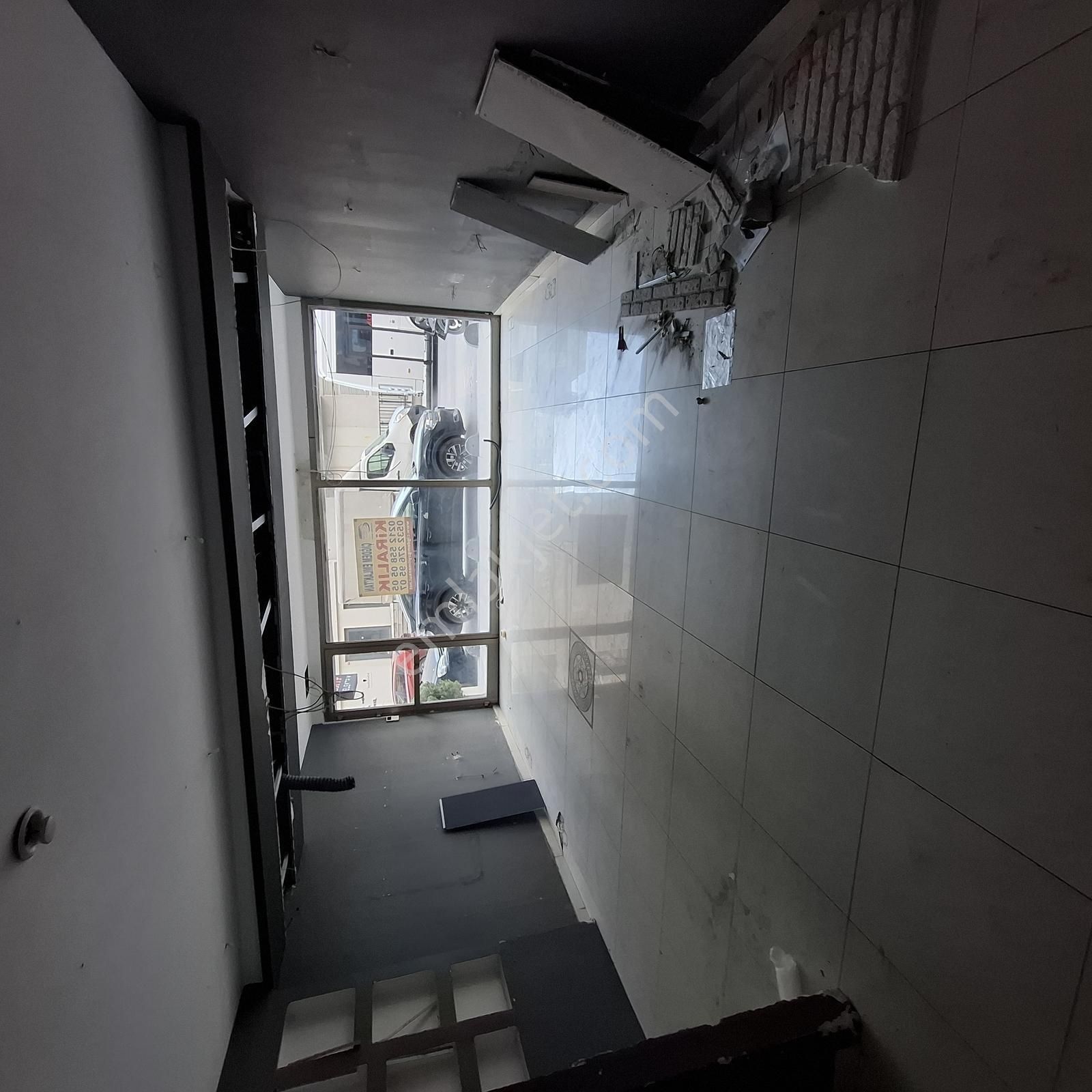 Çiğdem Emlak.dan Sahıl Park Dükkanlarında Kiralık Dükkan