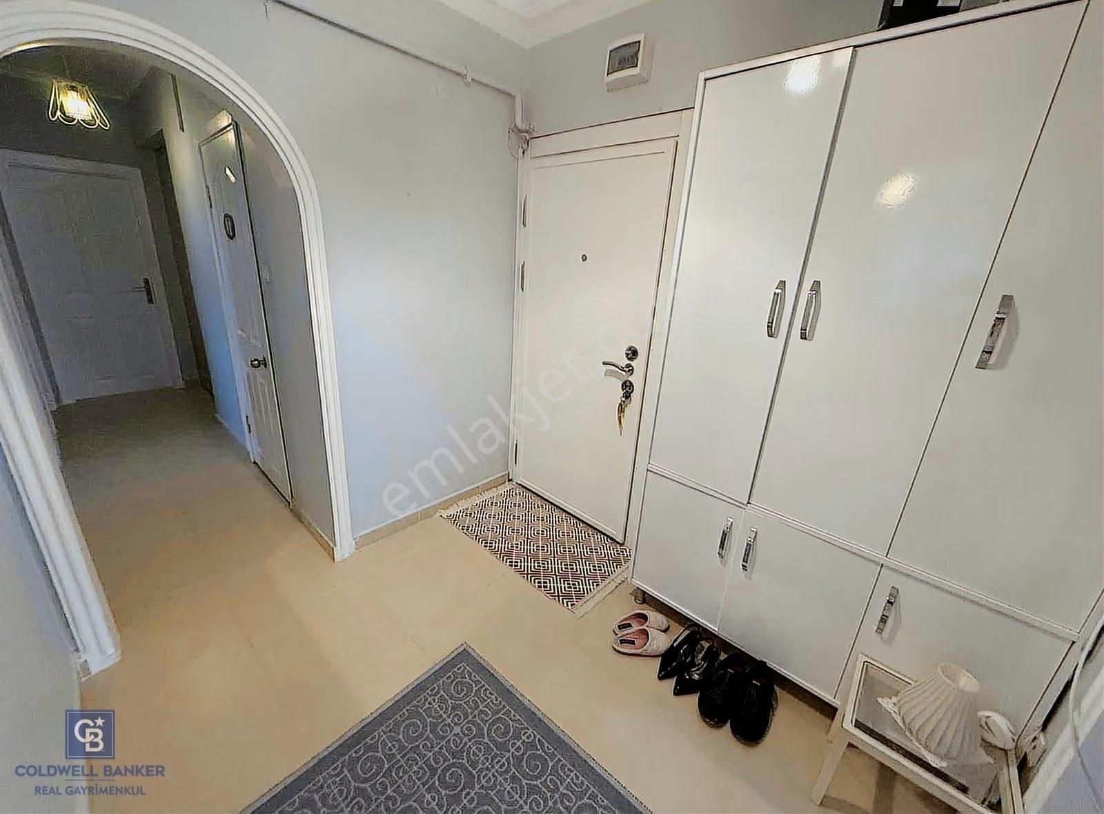 Koşuyolu Yeniköy Sitesi'nde Geniş 2+1 Satılık Temiz Daire - Görsel 3