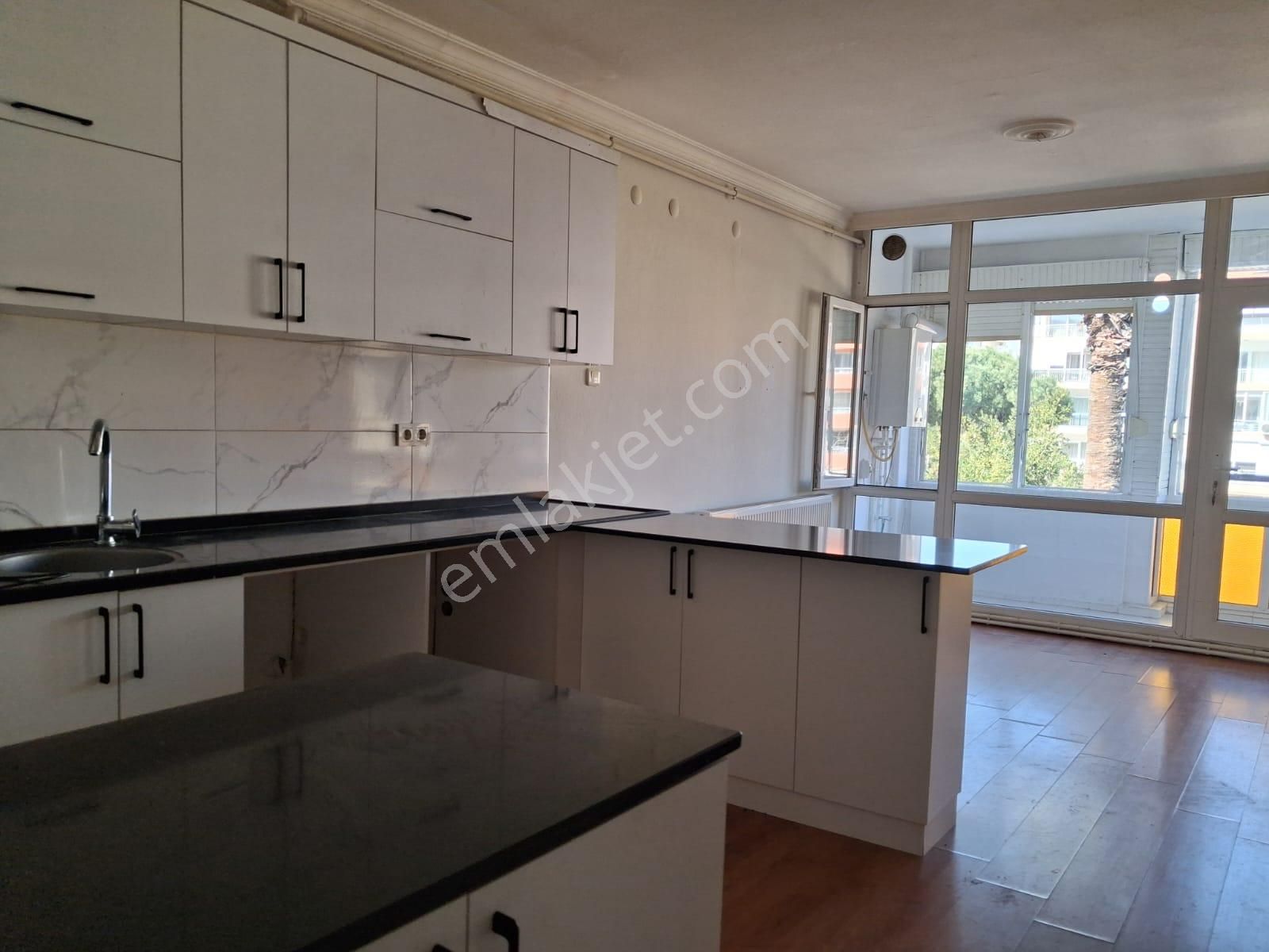 Güzel Yalıda Park İçi Park Cepheli Doğal - Görsel 15