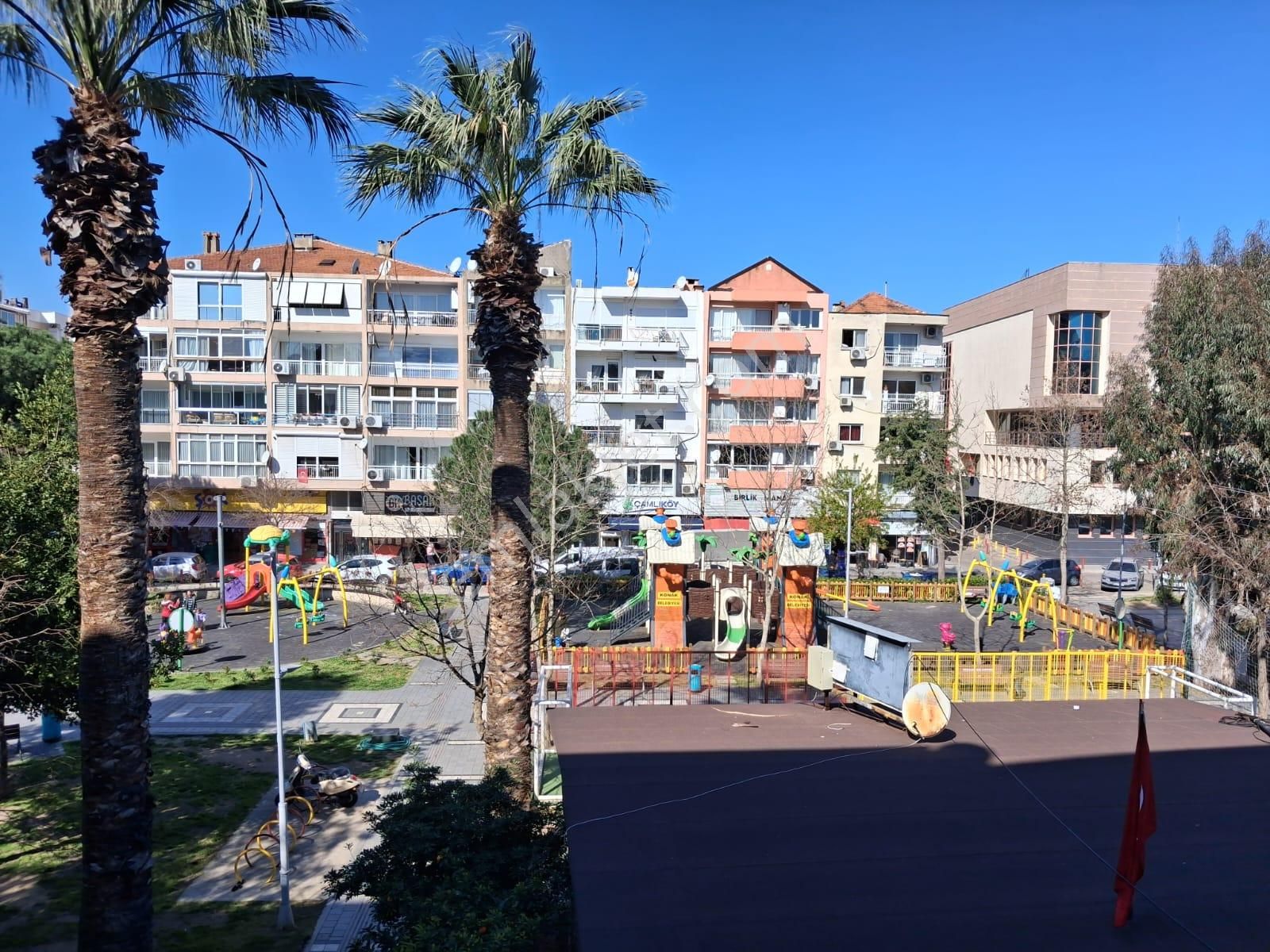 Güzel Yalıda Park İçi Park Cepheli Doğal