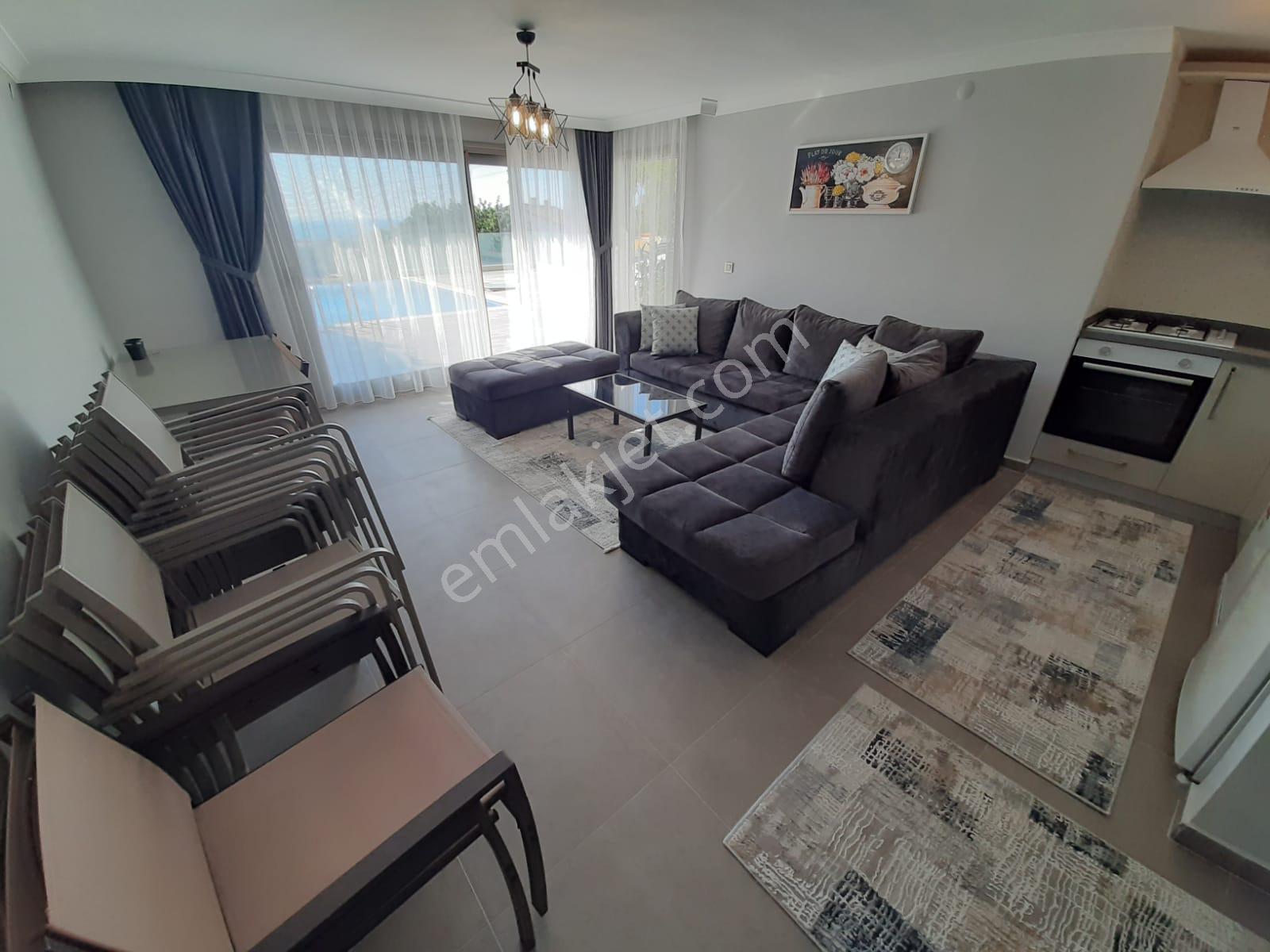 Denizli Kaan Emlak Paşalimanı Şubesinden Sakız Adası Manzaralı Lüks Villa - Görsel 14